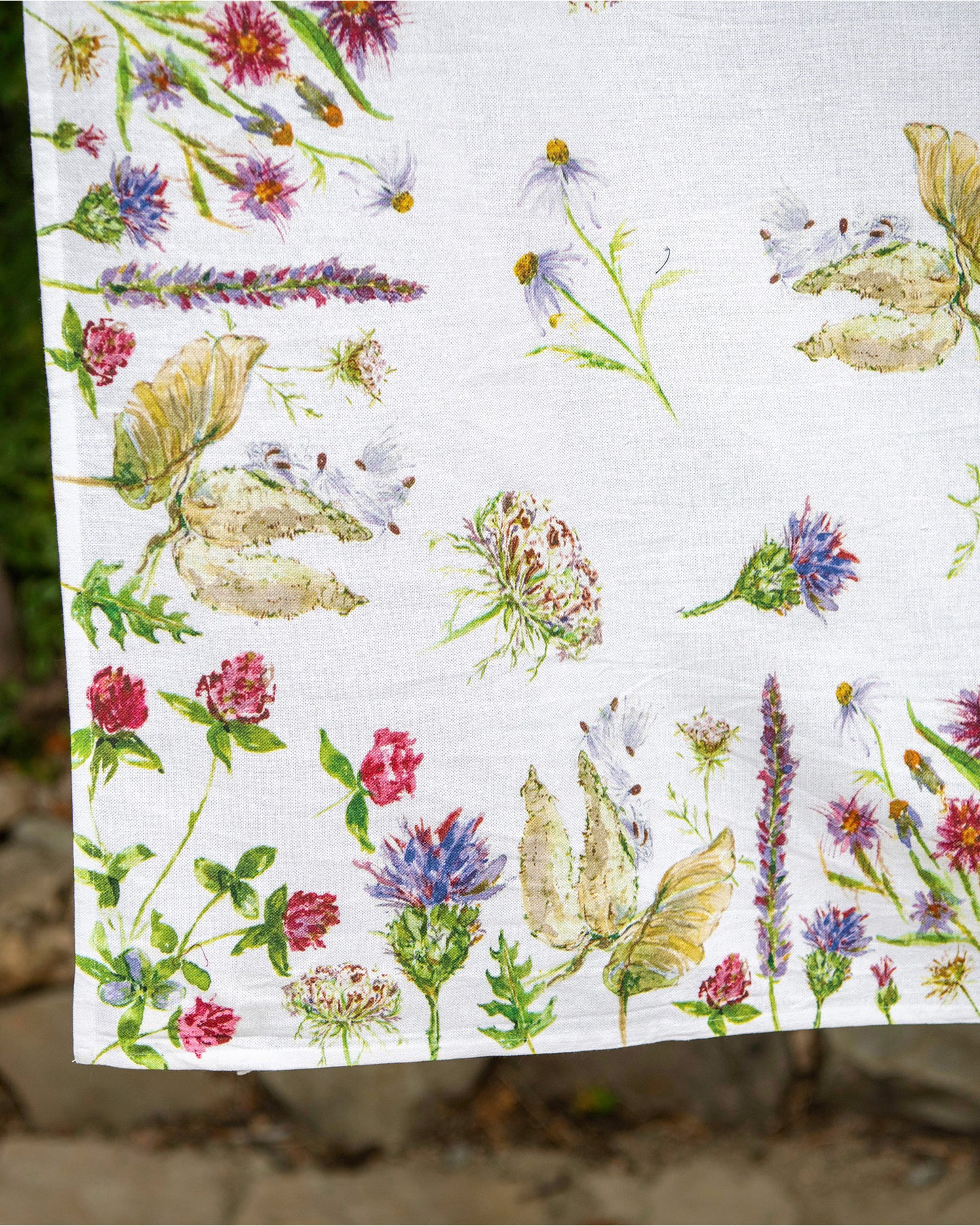 April's Field Flowers Breakfast Tablecloth
