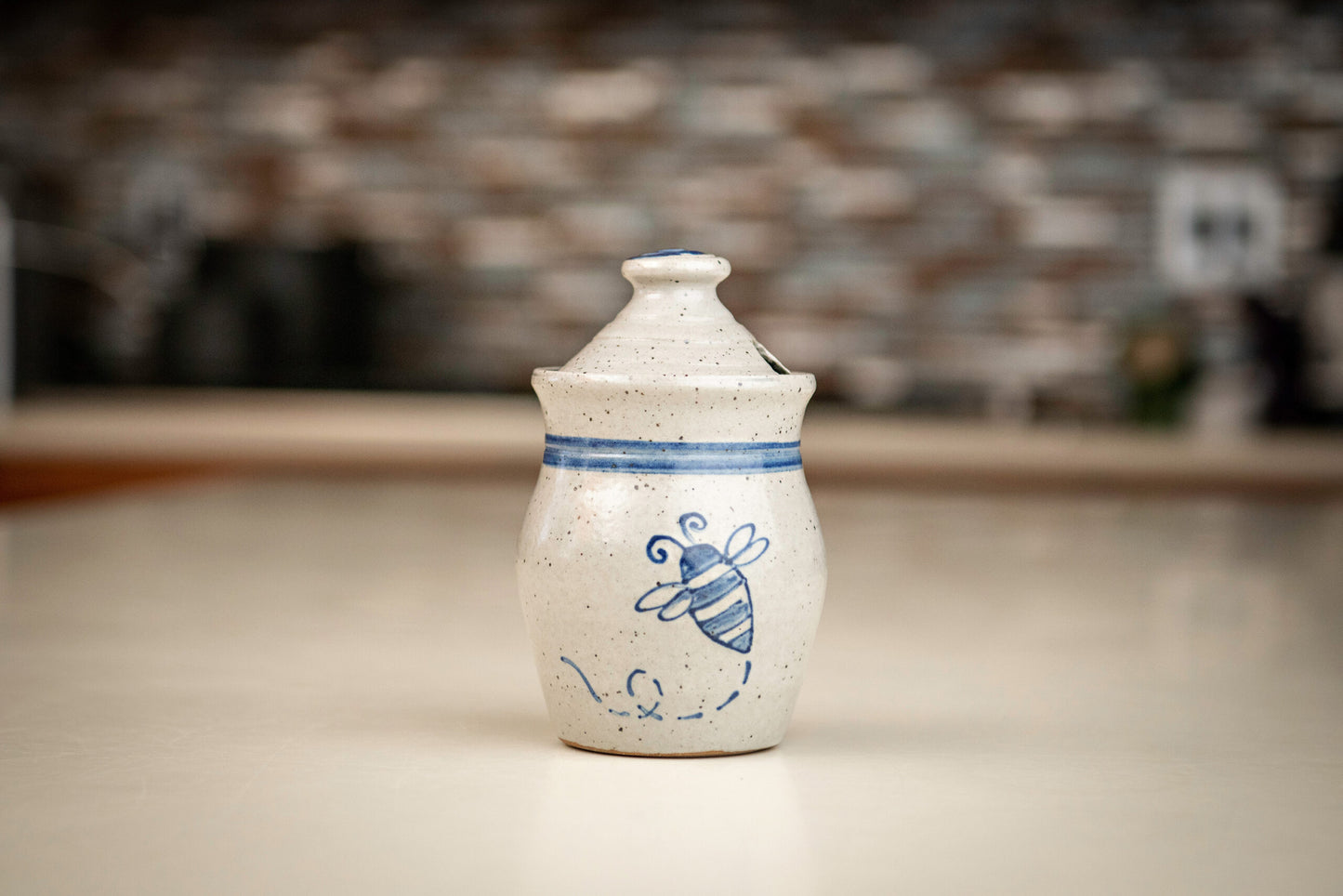 Busy Bee Honey Pot