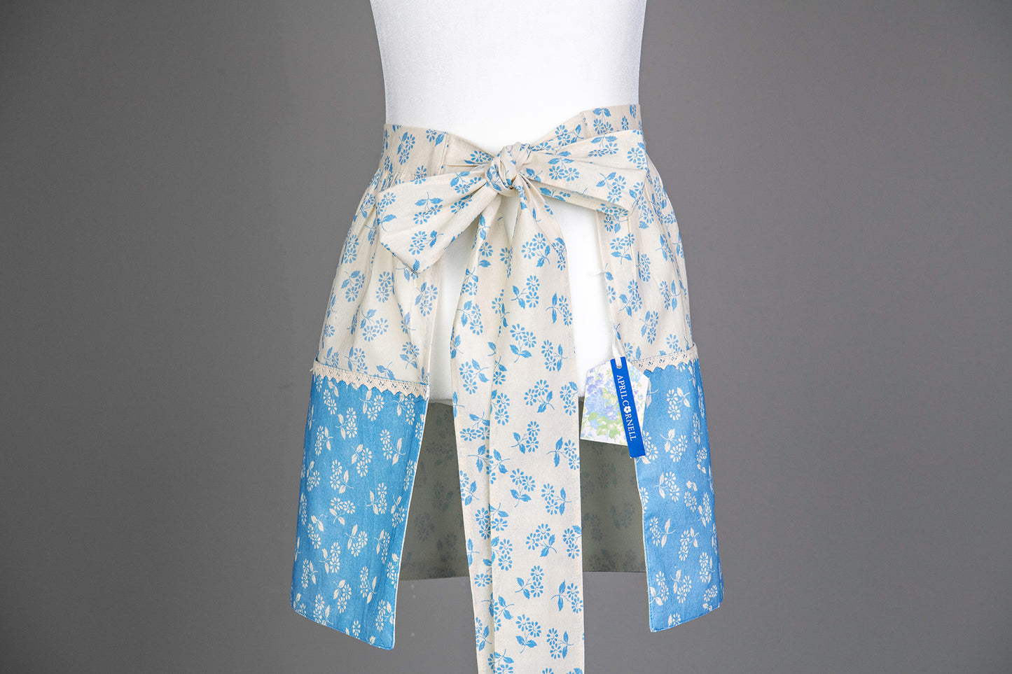 Ditsy Daisy Gathering Half Apron