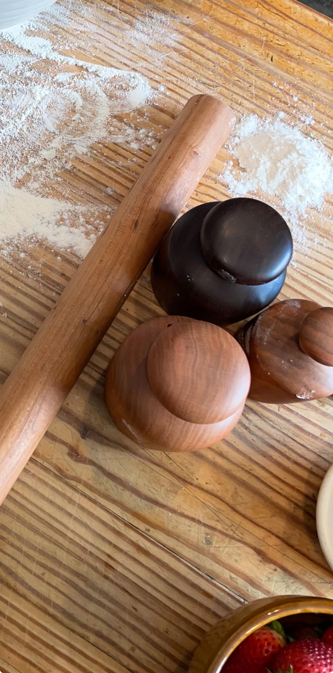 Fat Cat Biscuit Cutter in Cherrywood