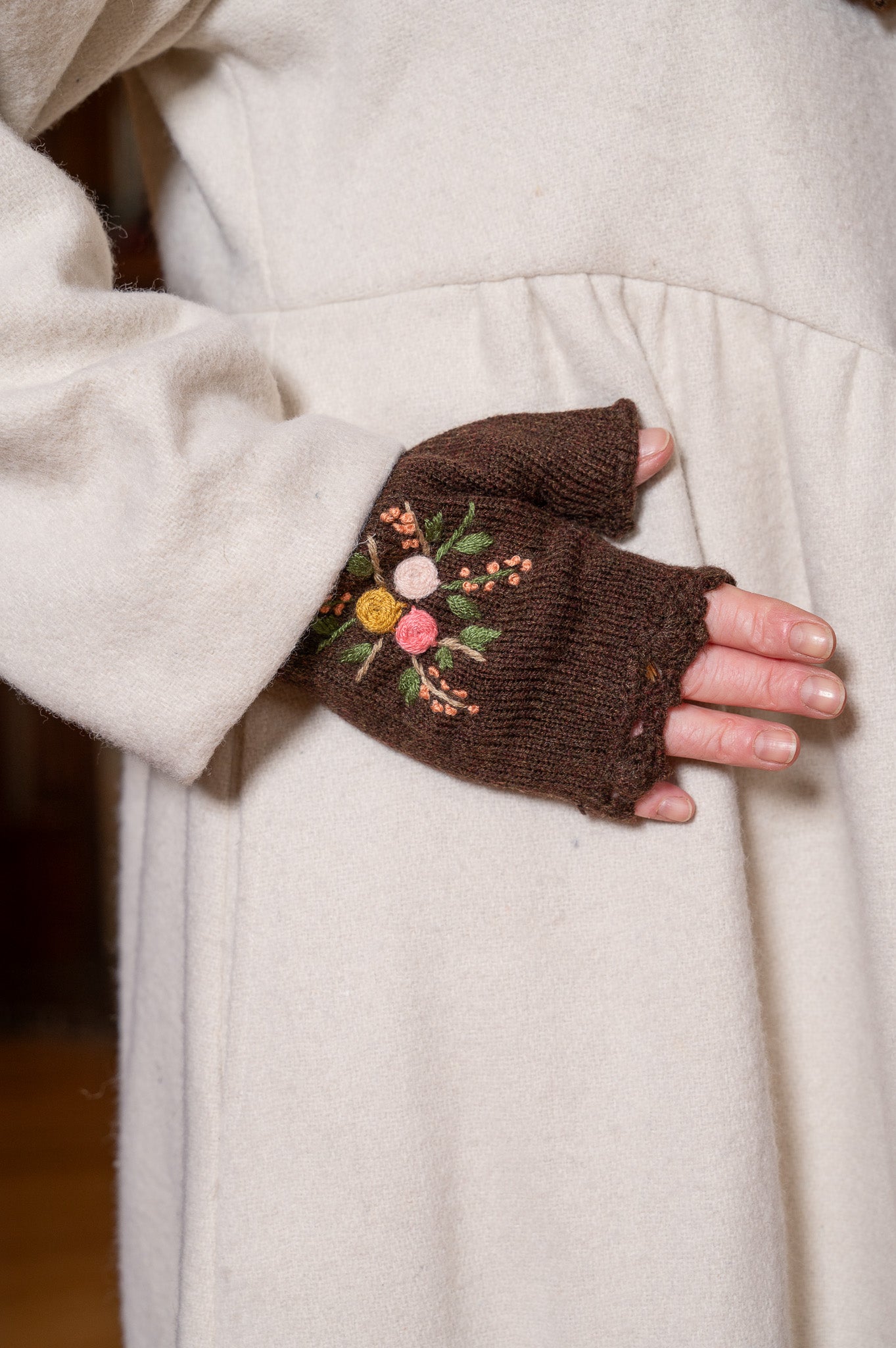 Belle Fingerless Gloves in Brown
