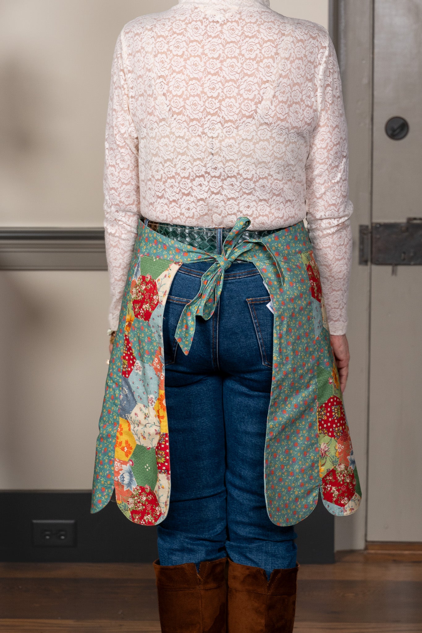 County Fair Patchwork Scallop Half Apron