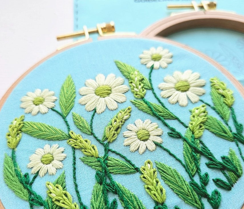 Daisy Field Beginner's Hand Embroidery Kit