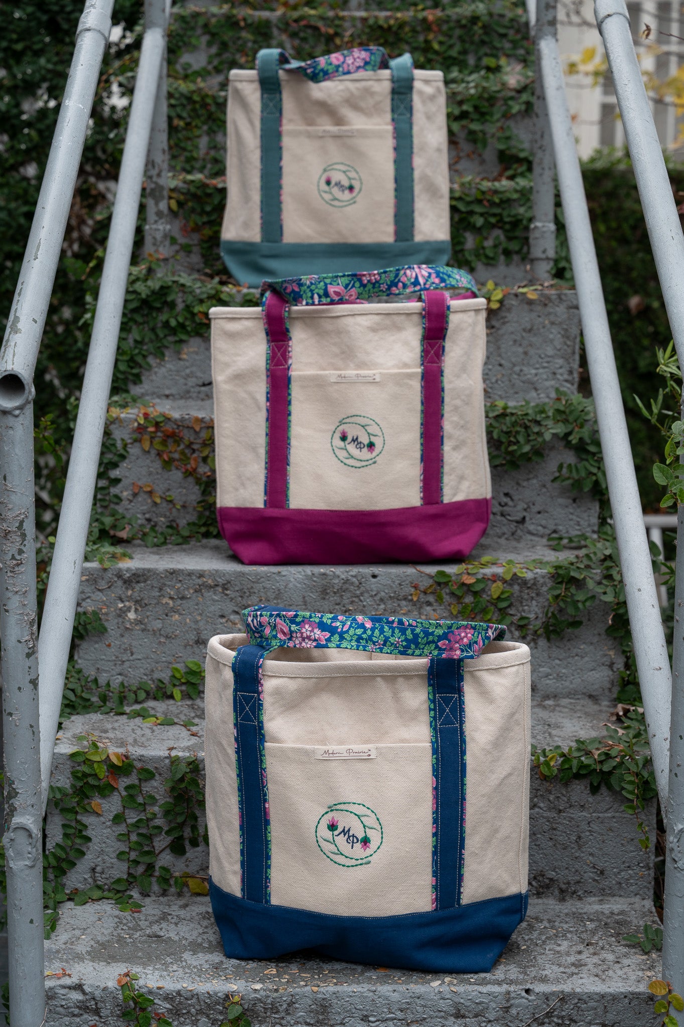 Prairie Essentials Tote Bag in Navy