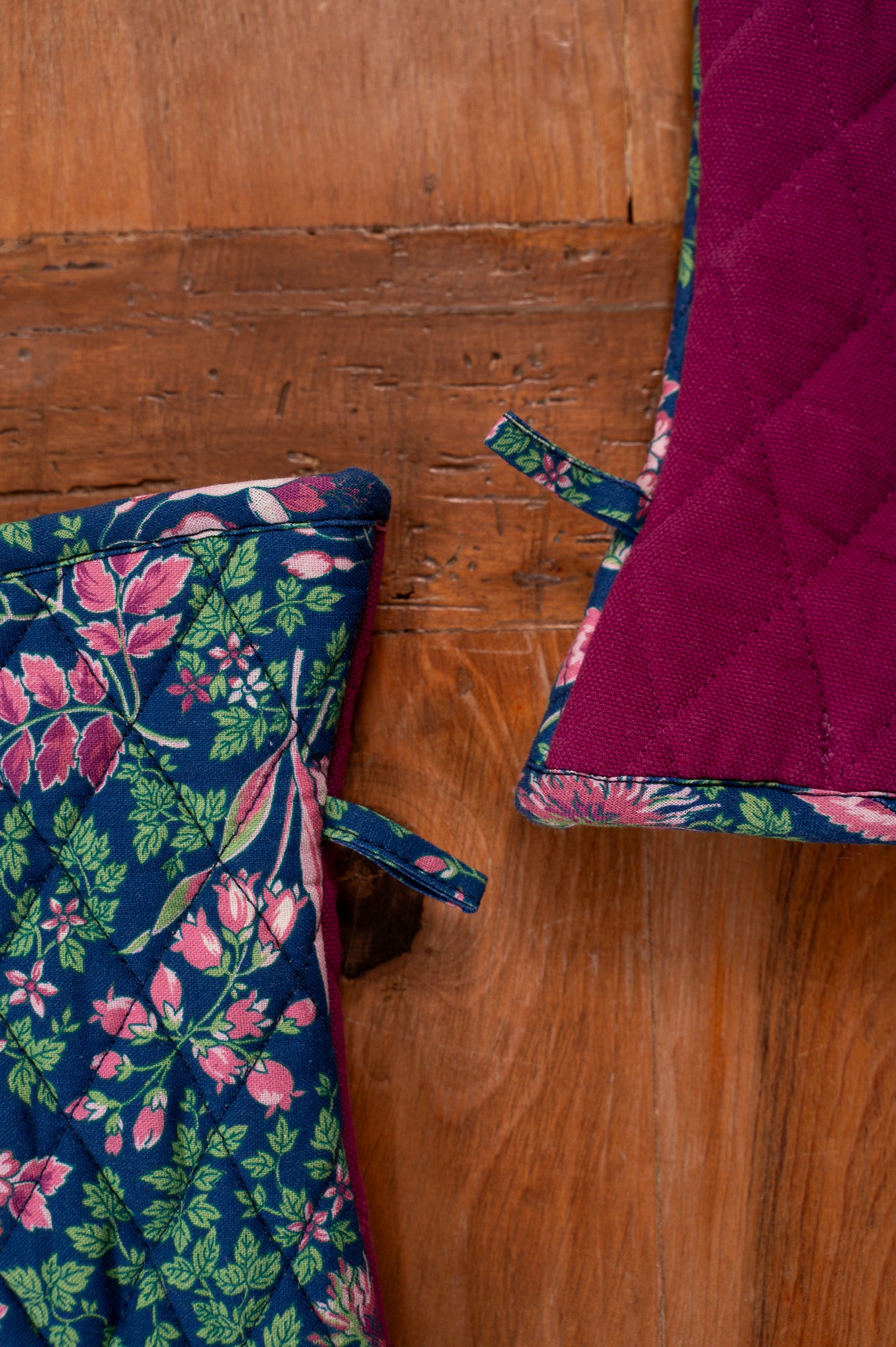 Prairie Essentials Oven Mitt in Berry, Set of 2