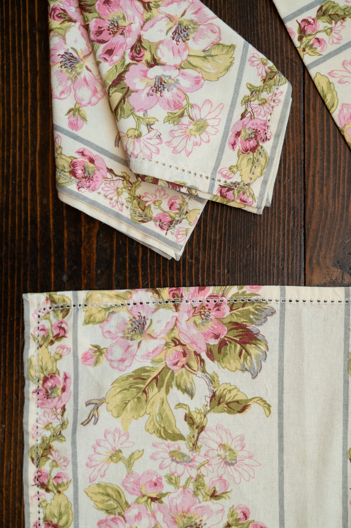 Apple Blossom Luncheon Napkins, Set of 4