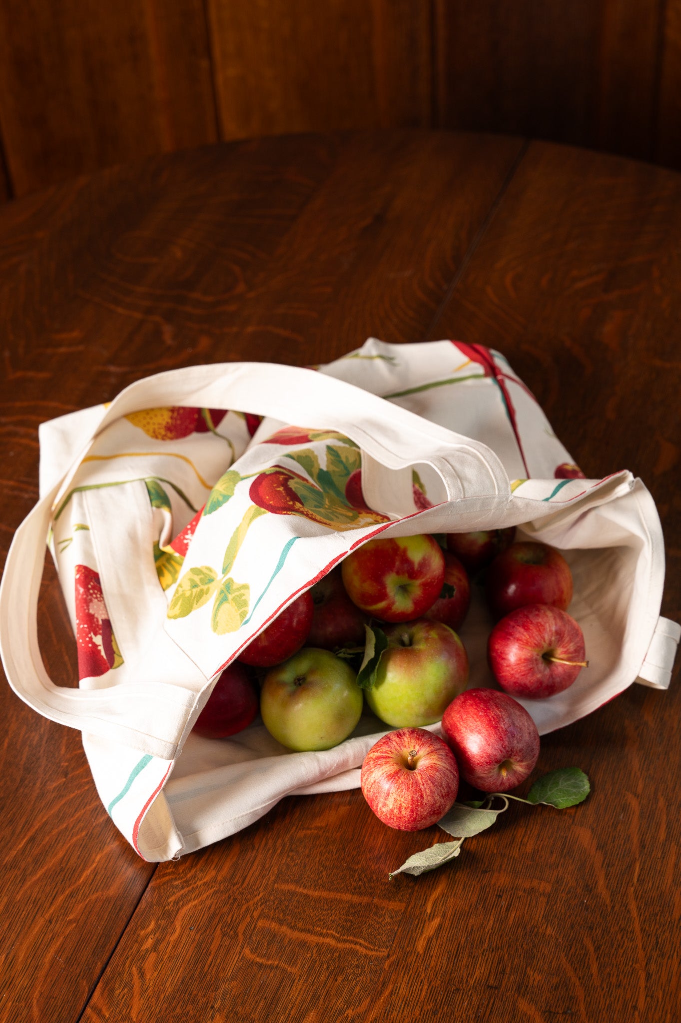Apple Tree Market Tote