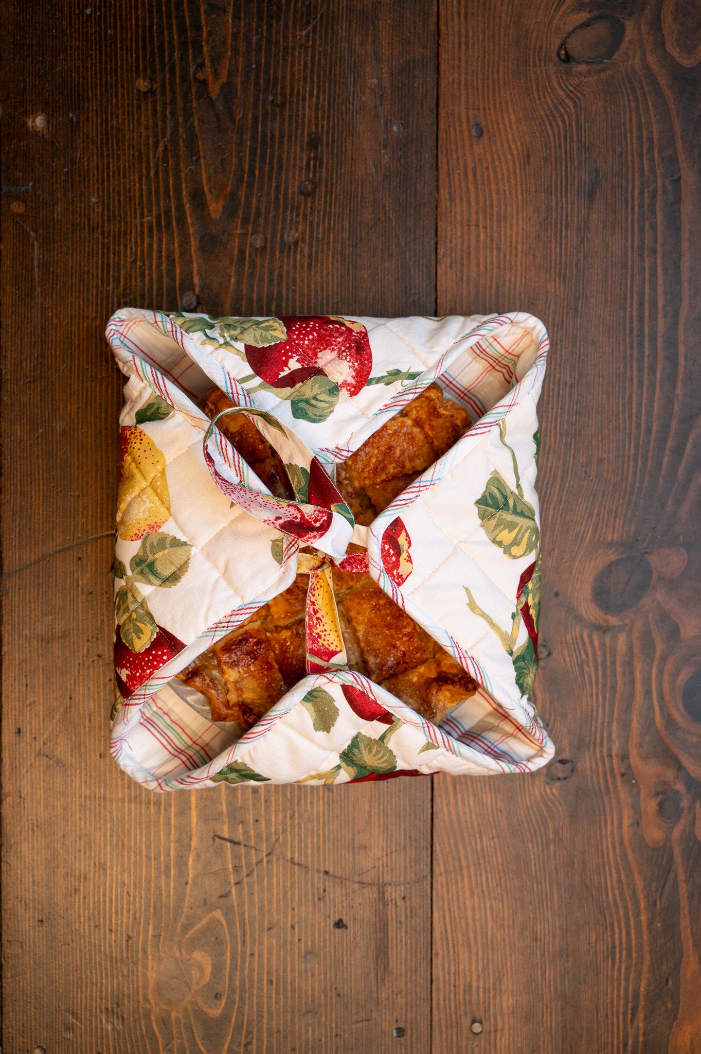 Apple Tree Pie Carrier