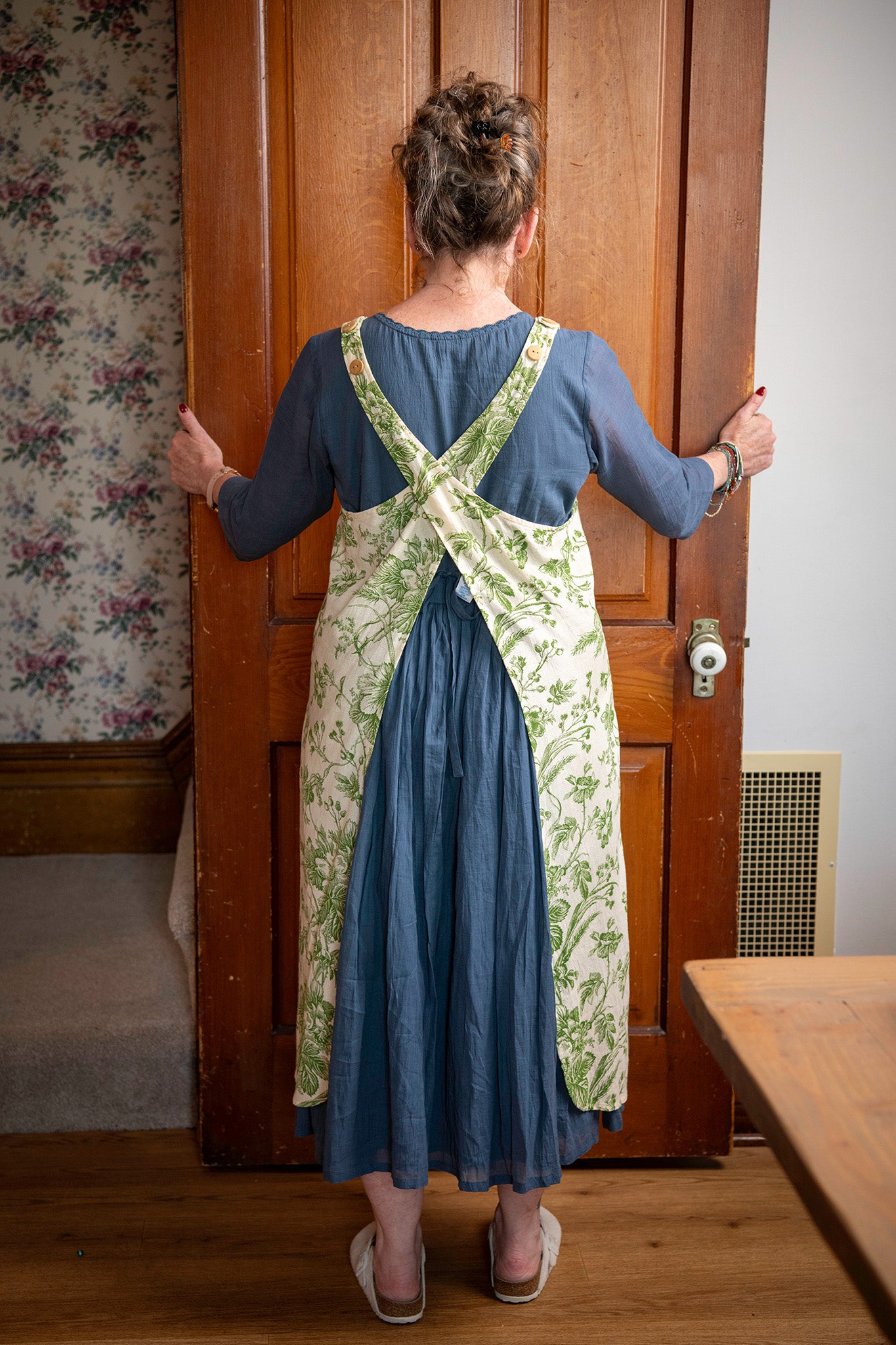 Bienvenue Farmhouse Apron