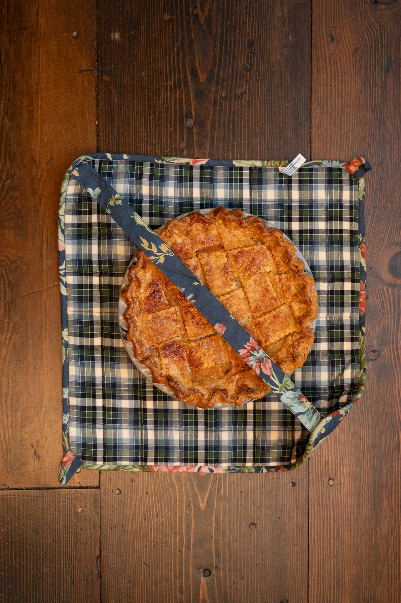 Eternal Rose Pie Carrier