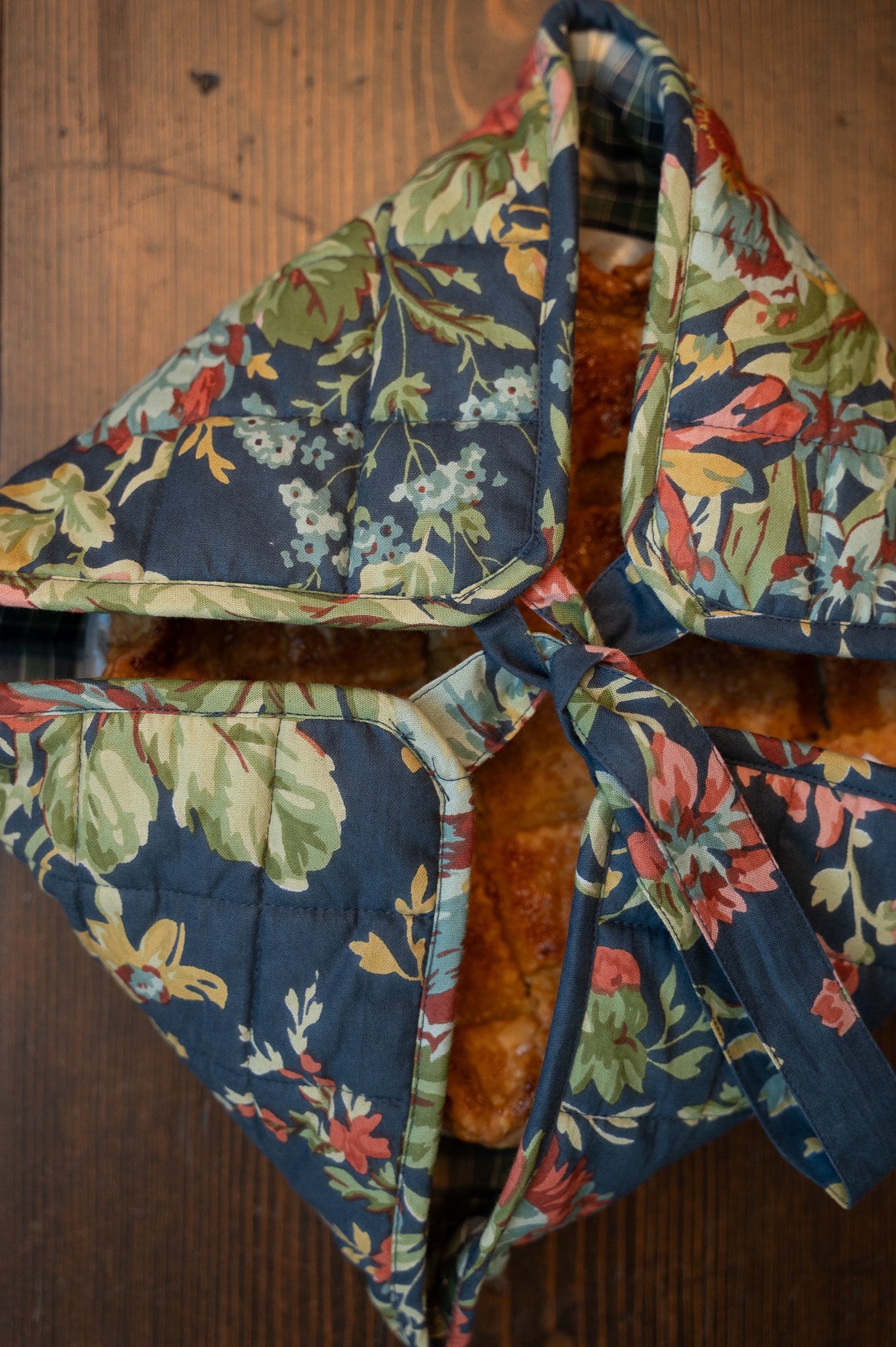 Eternal Rose Pie Carrier