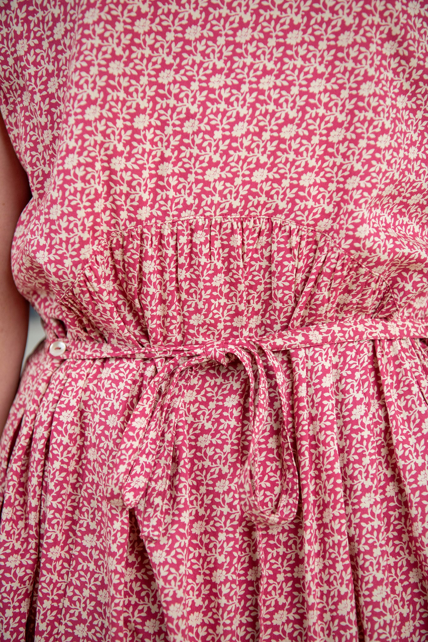 Forget-Me-Not Sleeveless Dress in Rose