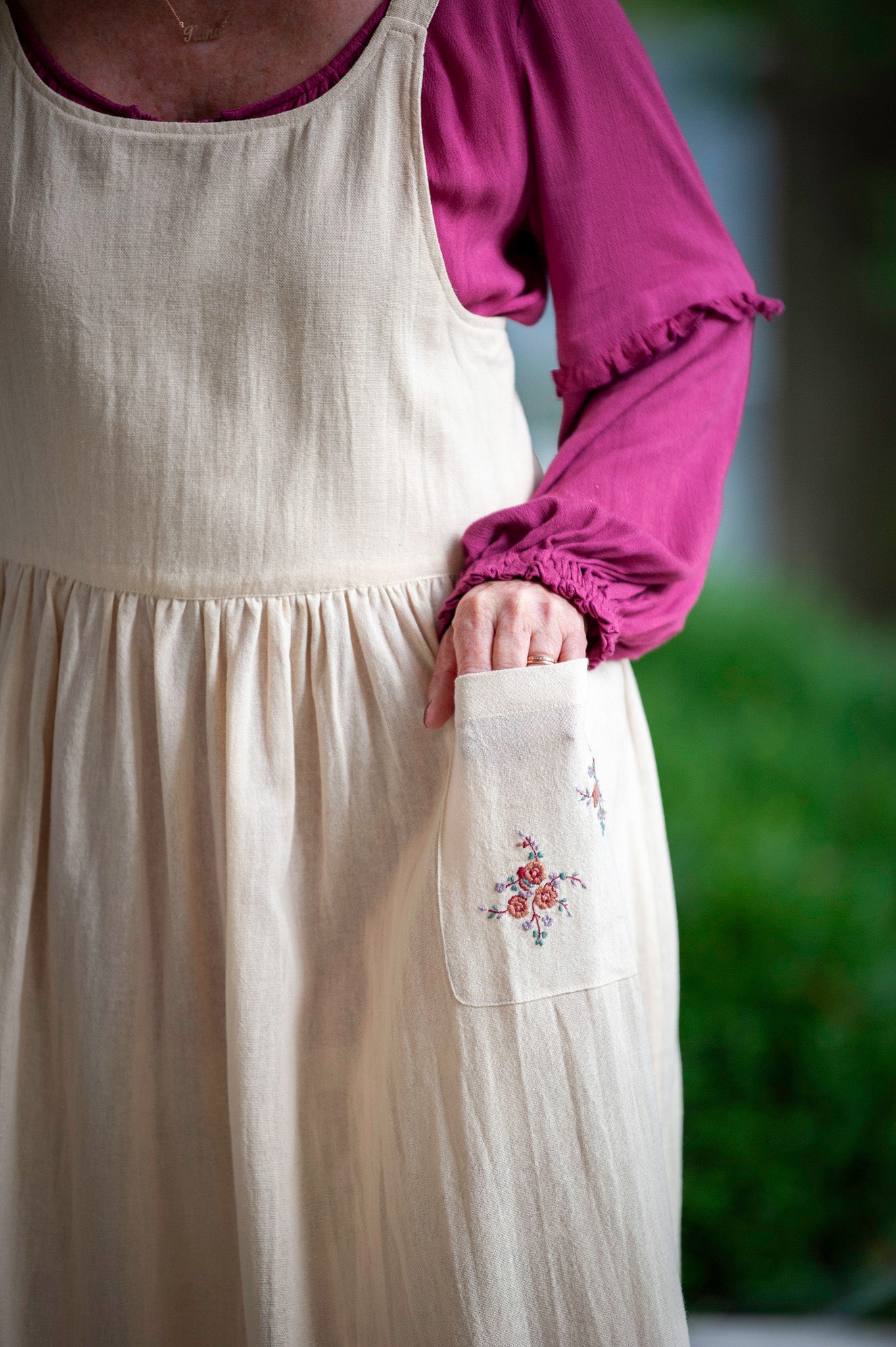 Little House Lover's Mercantile Apron in Parchment