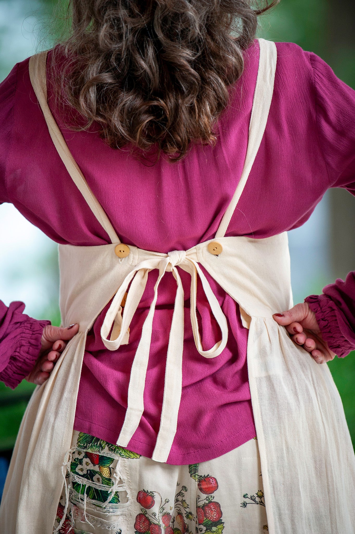 Little House Lover's Mercantile Apron in Parchment