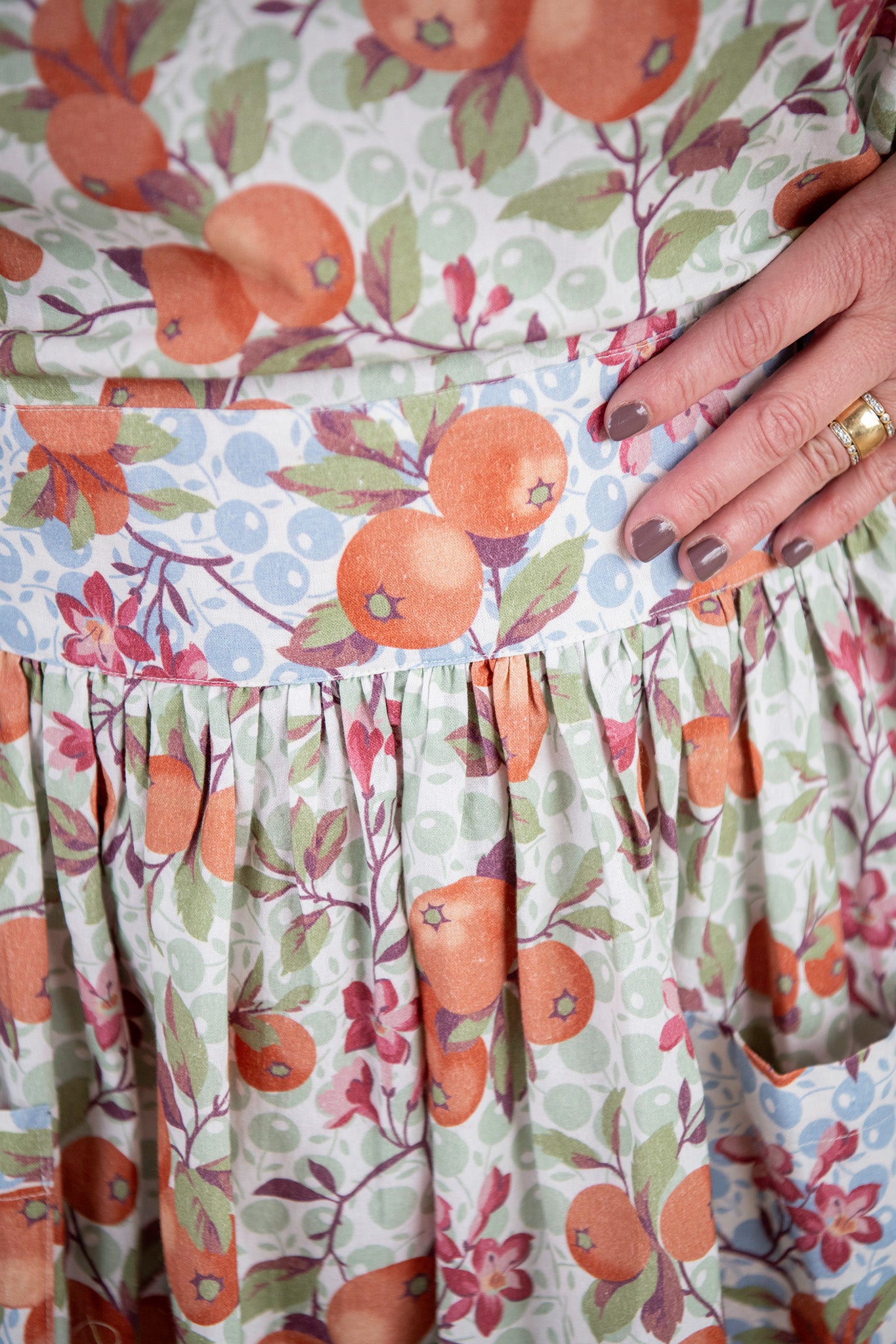 Orange Blossom Pastime Apron & Tea Towel Set