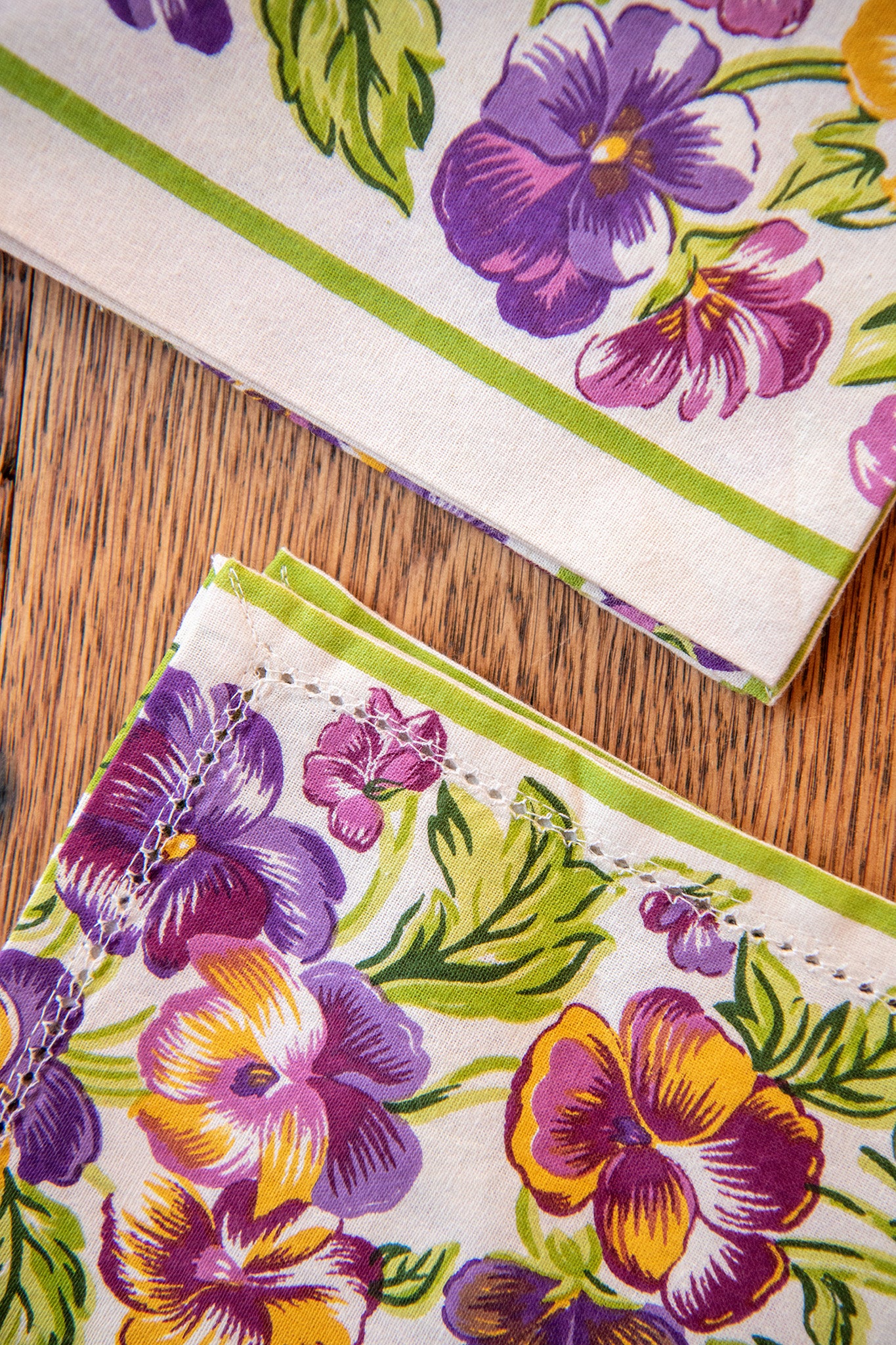 Pansies Luncheon Napkins, Set of 4