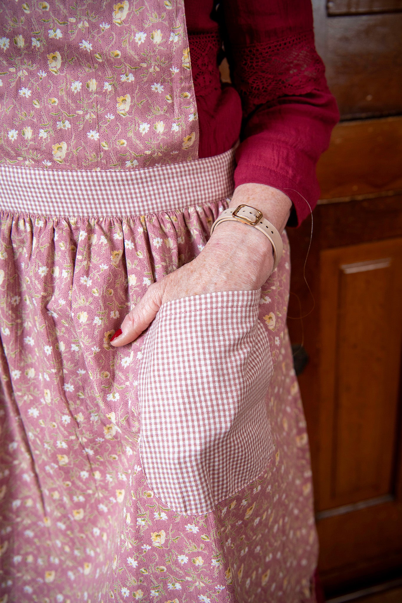 Little House Lover's Posey Apron