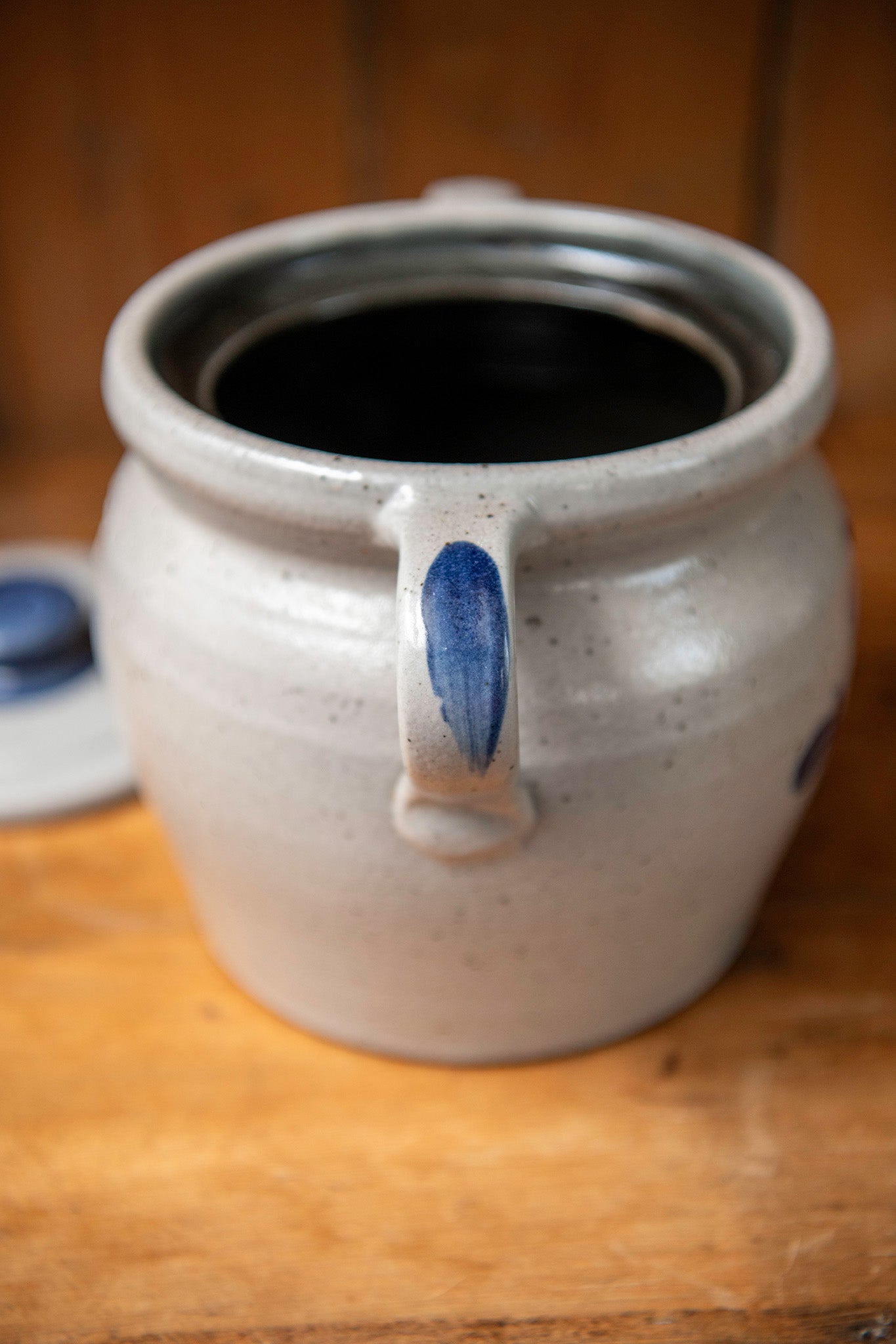 Covered Bean Pot with Lid in Classic Gray Finish