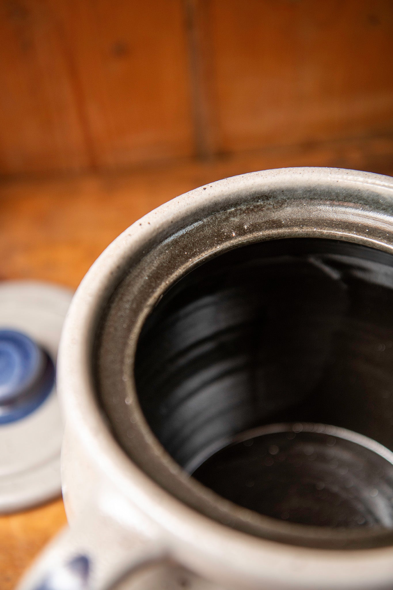 Covered Bean Pot with Lid in Classic Gray Finish