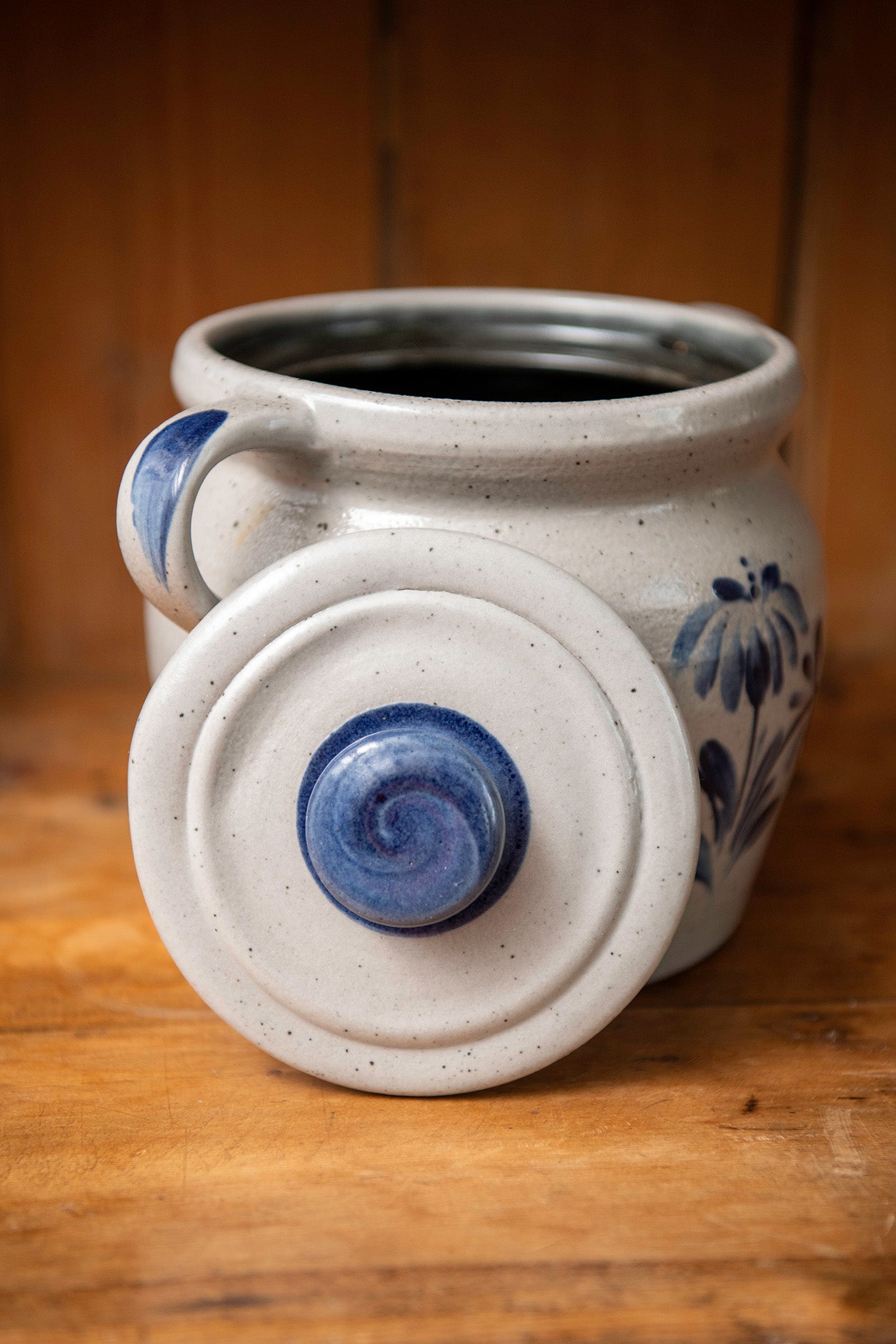 Covered Bean Pot with Lid in Classic Gray Finish