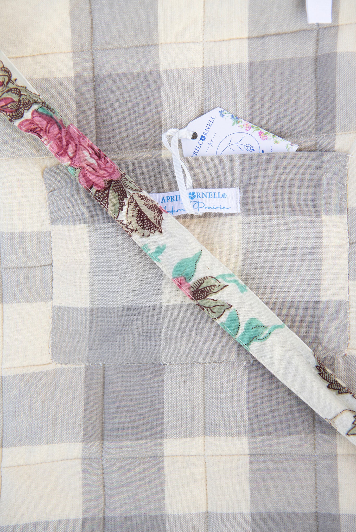 Easy As Pie Carrier in Ma Cherie Floral