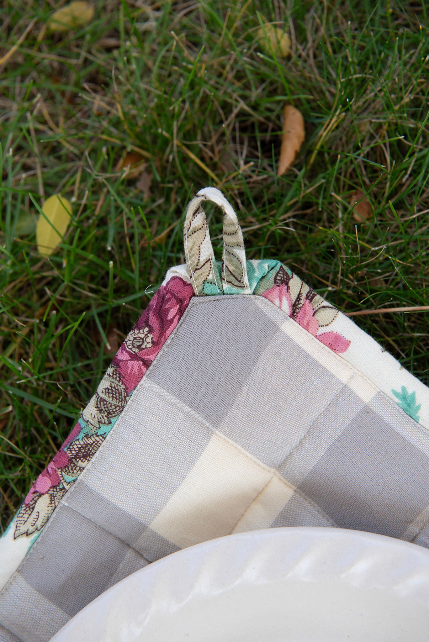 Easy As Pie Carrier in Ma Cherie Floral
