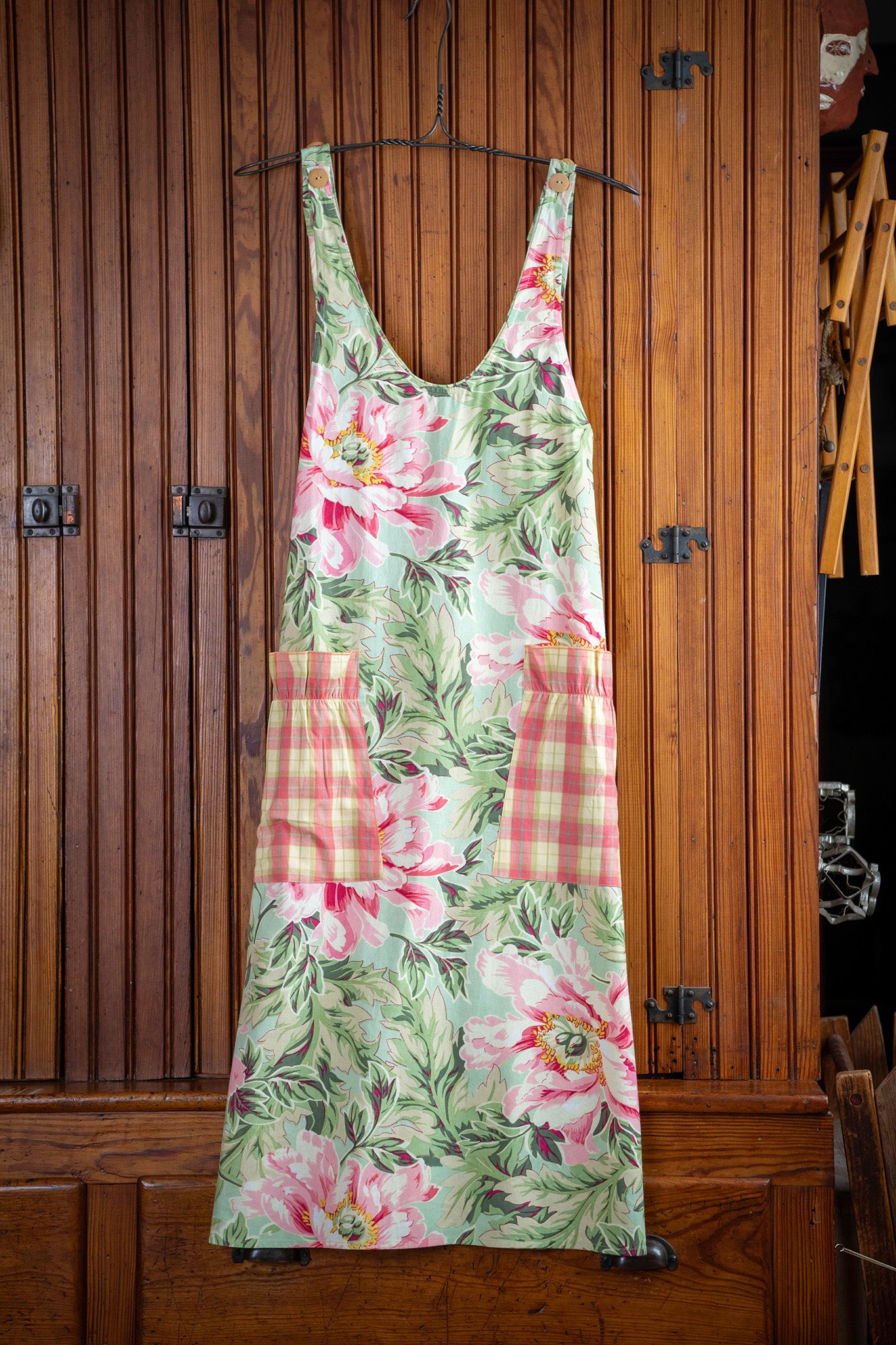 Spring Splendor Farmhouse Apron