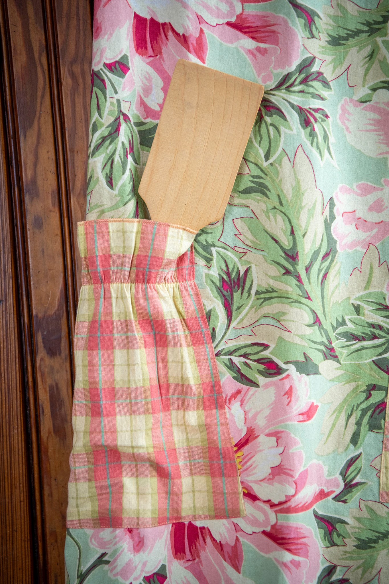 Spring Splendor Farmhouse Apron