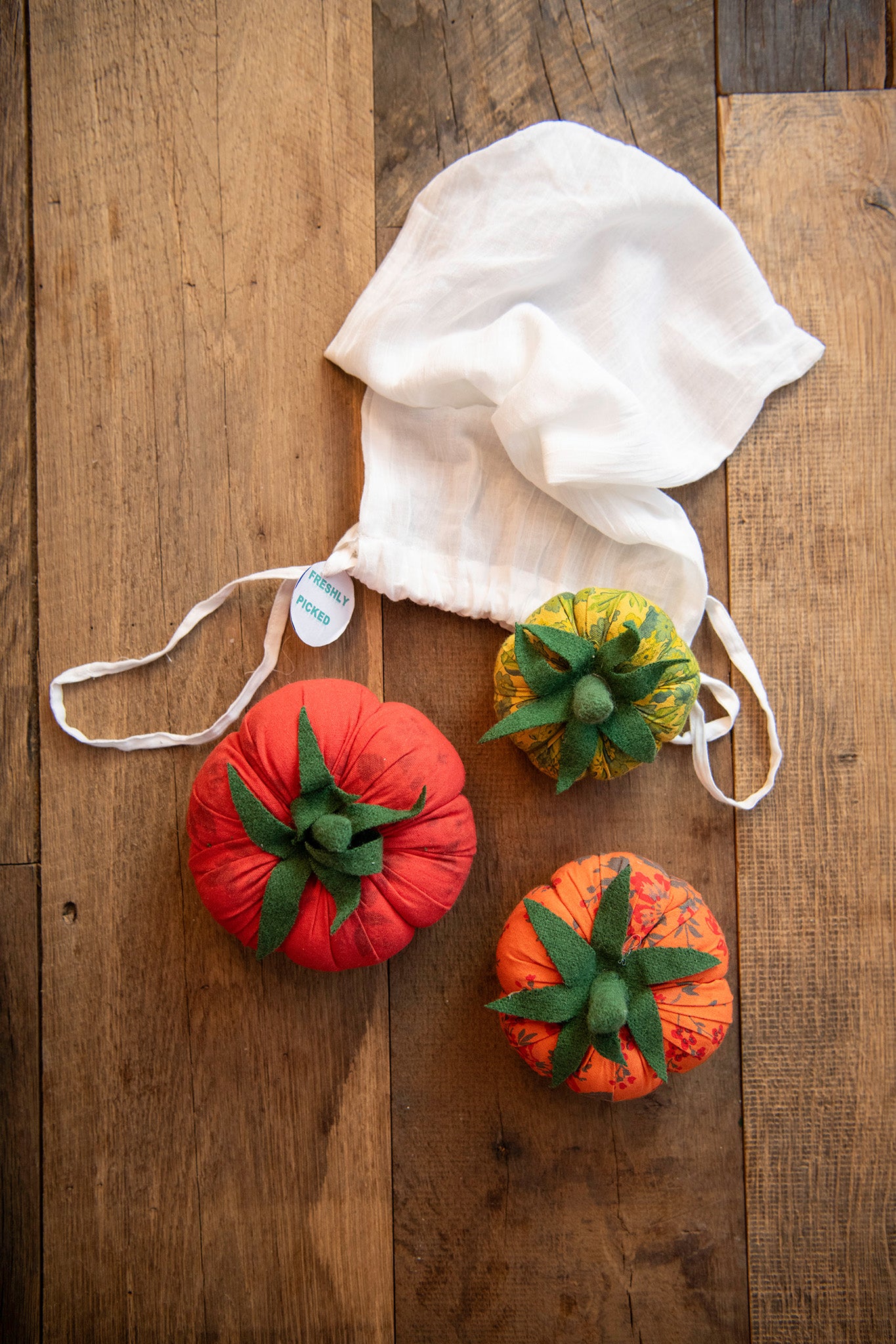 Stuffed Tomatoes Pin Cushions, Set of 3