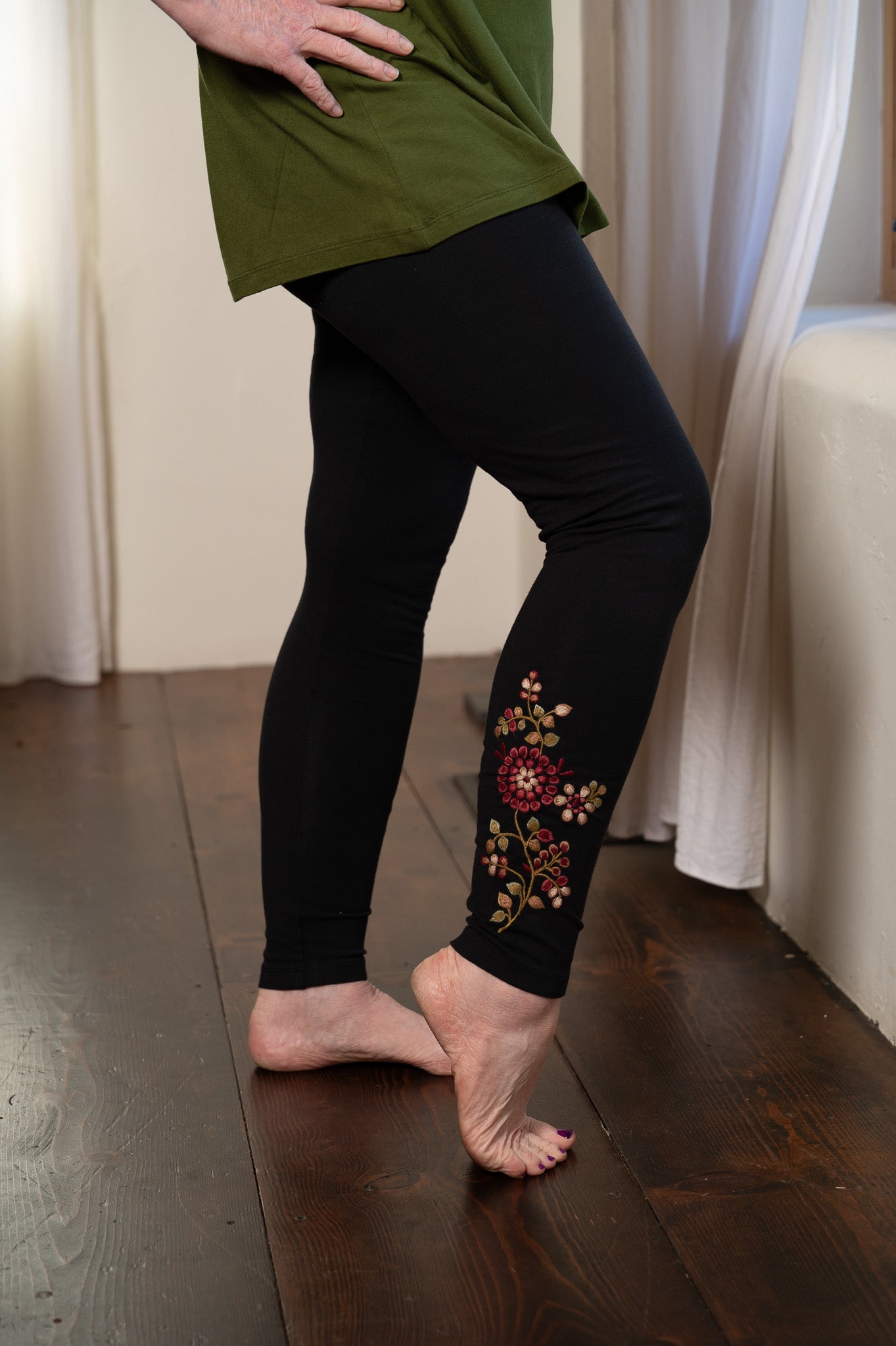 Tapestry Legging in Black