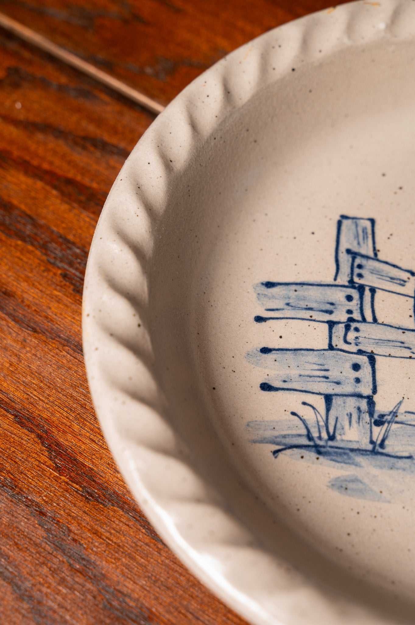 Little House Lovers Wagon Wheel Pie Dish
