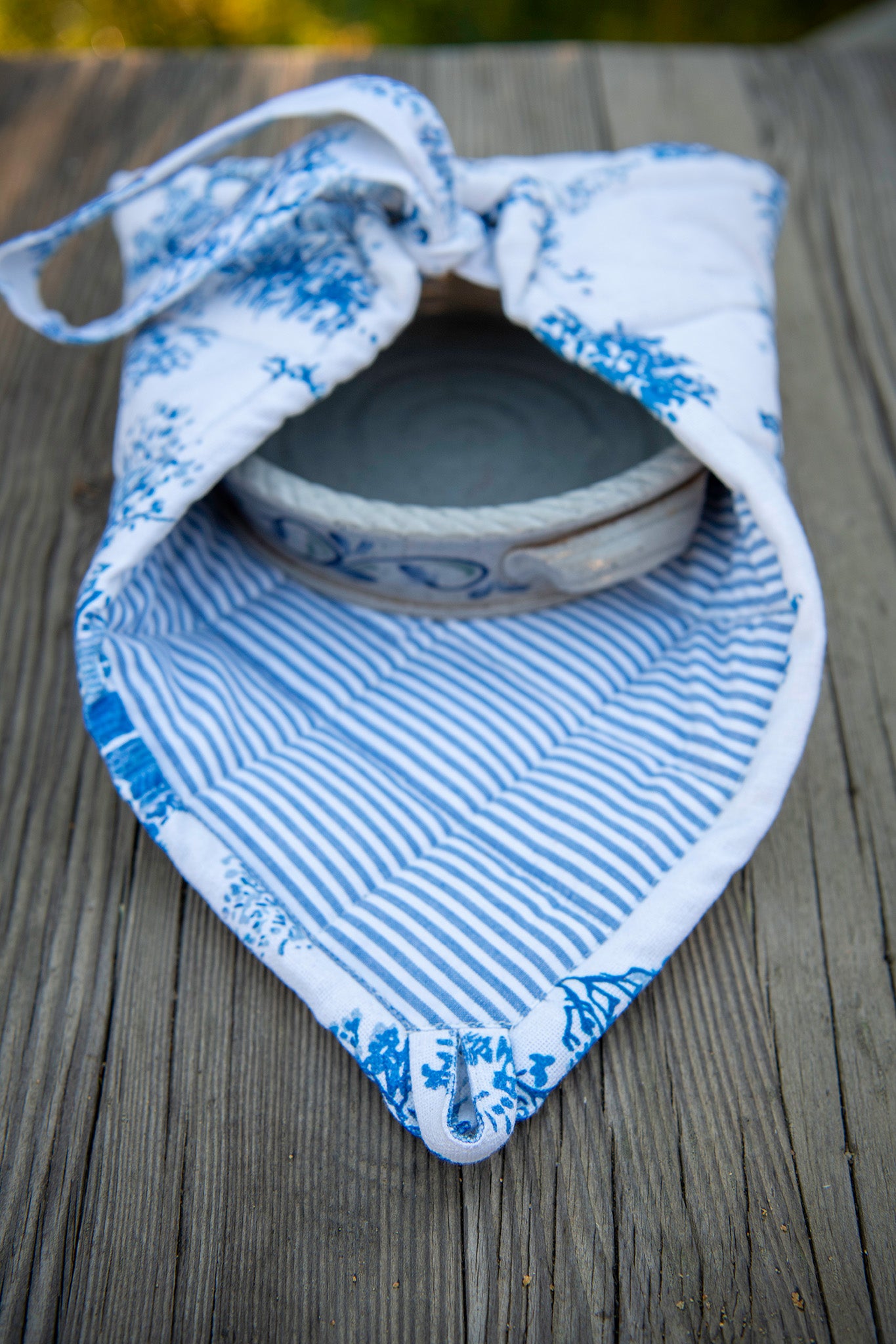 Limited-Edition '50 Years on the Prairie' Easy-As-Pie Carrier In Blue
