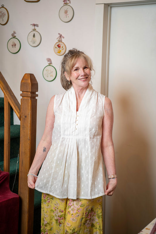 Cameo Sleeveless Blouse in White