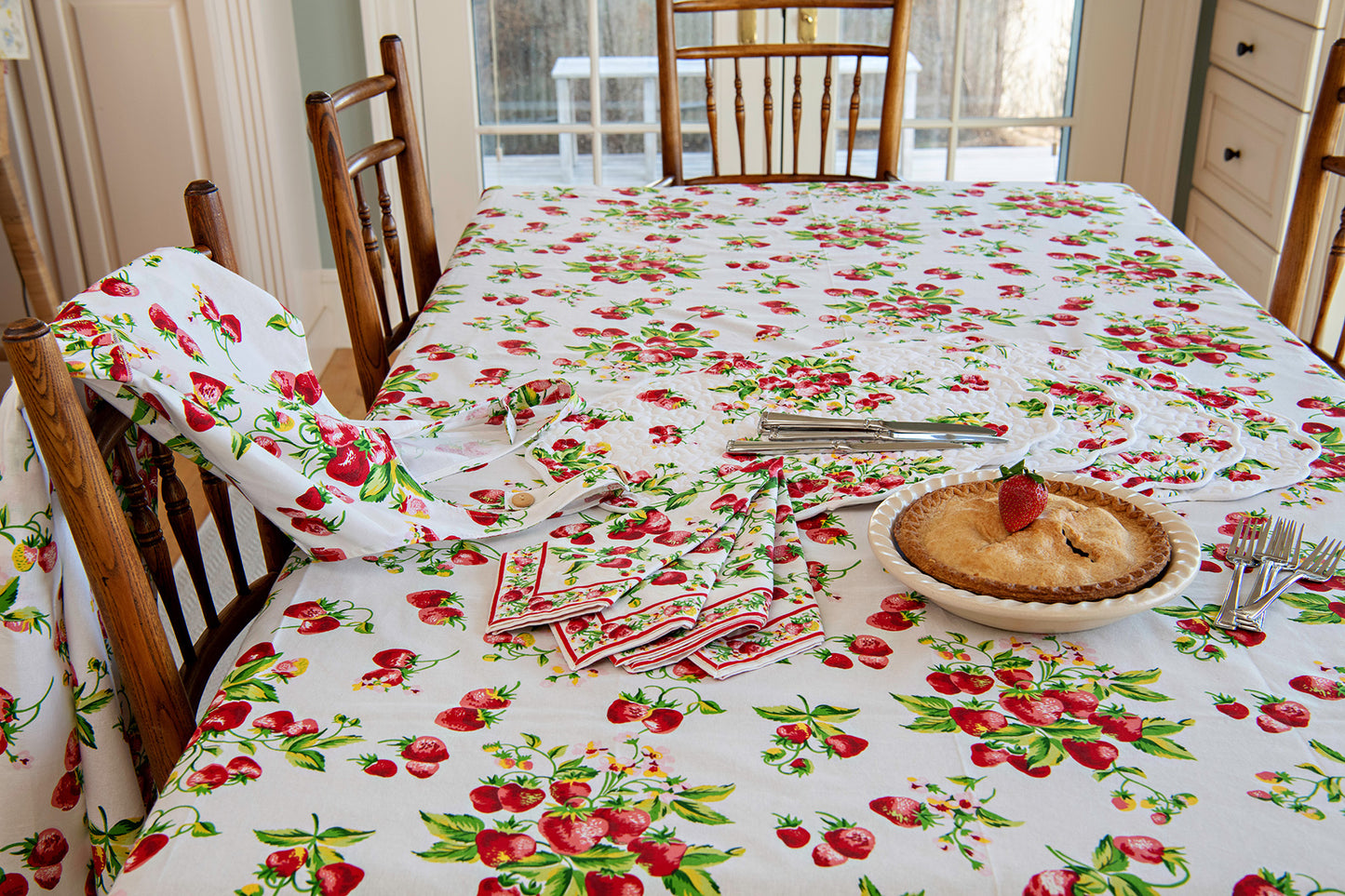 Berry Bliss Tablecloth