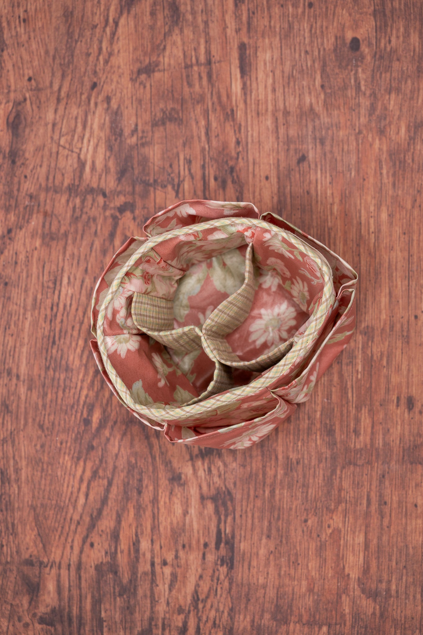 Apple Blossom Artist Caddy