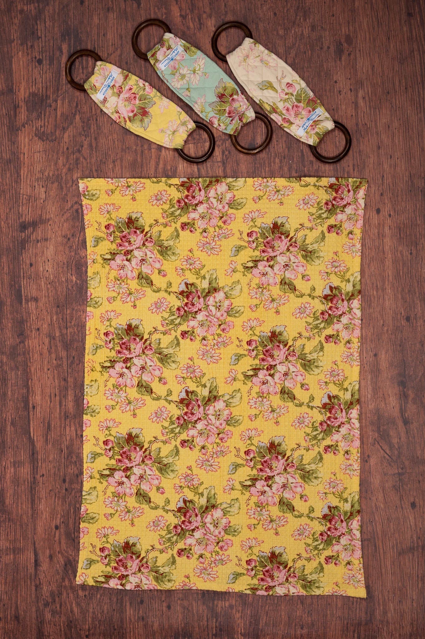 Apple Blossom Tea Towel + Set Of 3 Wooden Loop Hangers