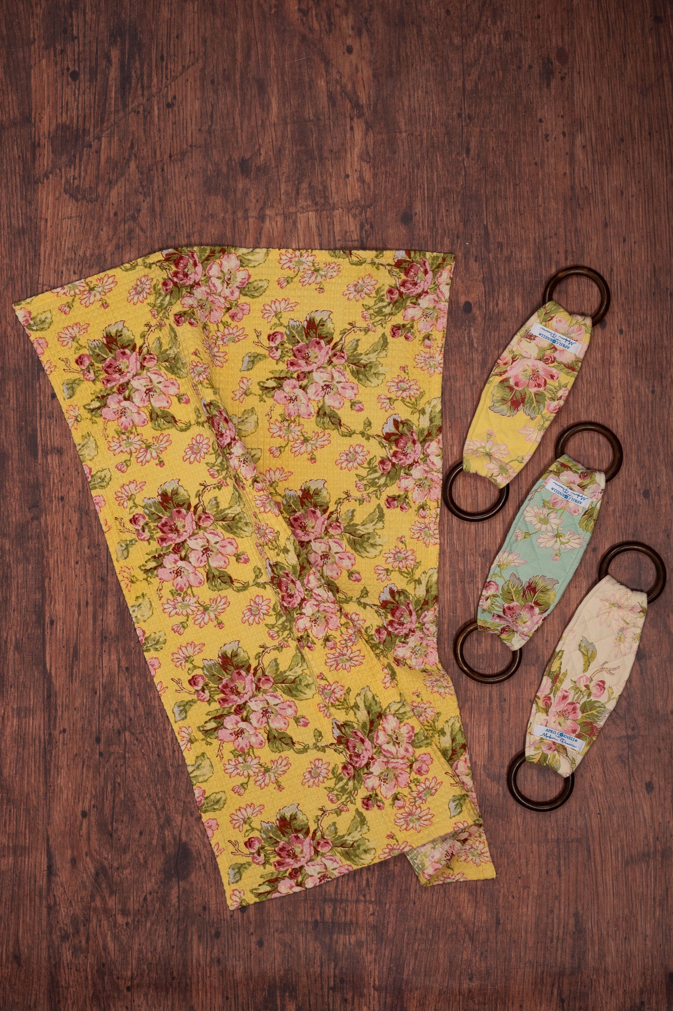 Apple Blossom Tea Towel + Set Of 3 Wooden Loop Hangers
