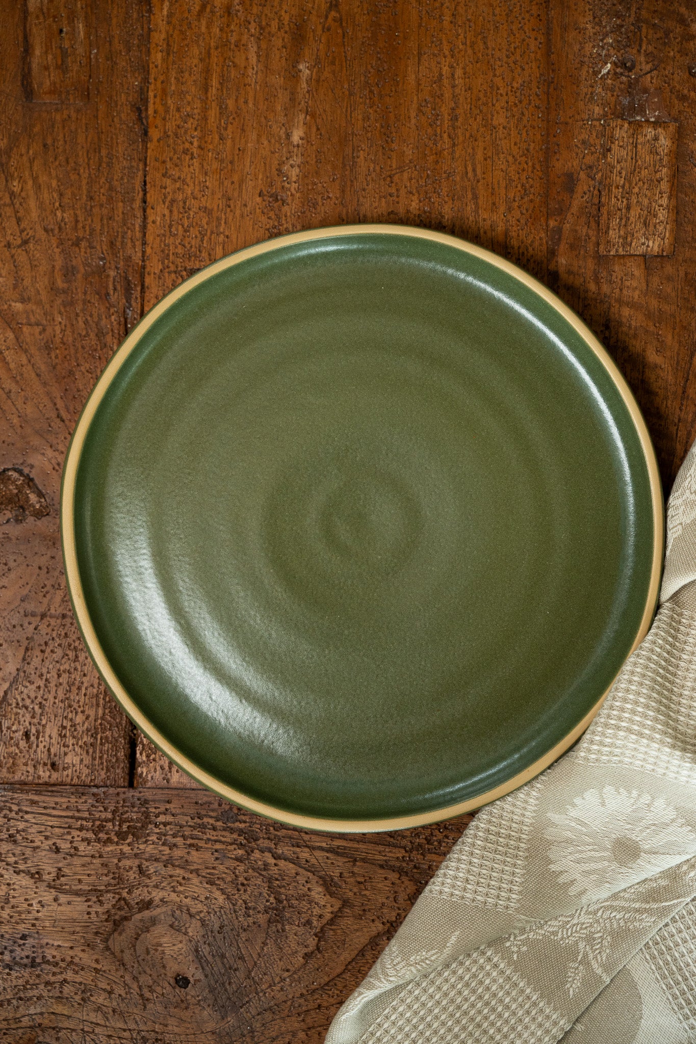 The Brookline Dinner Plate in Moss
