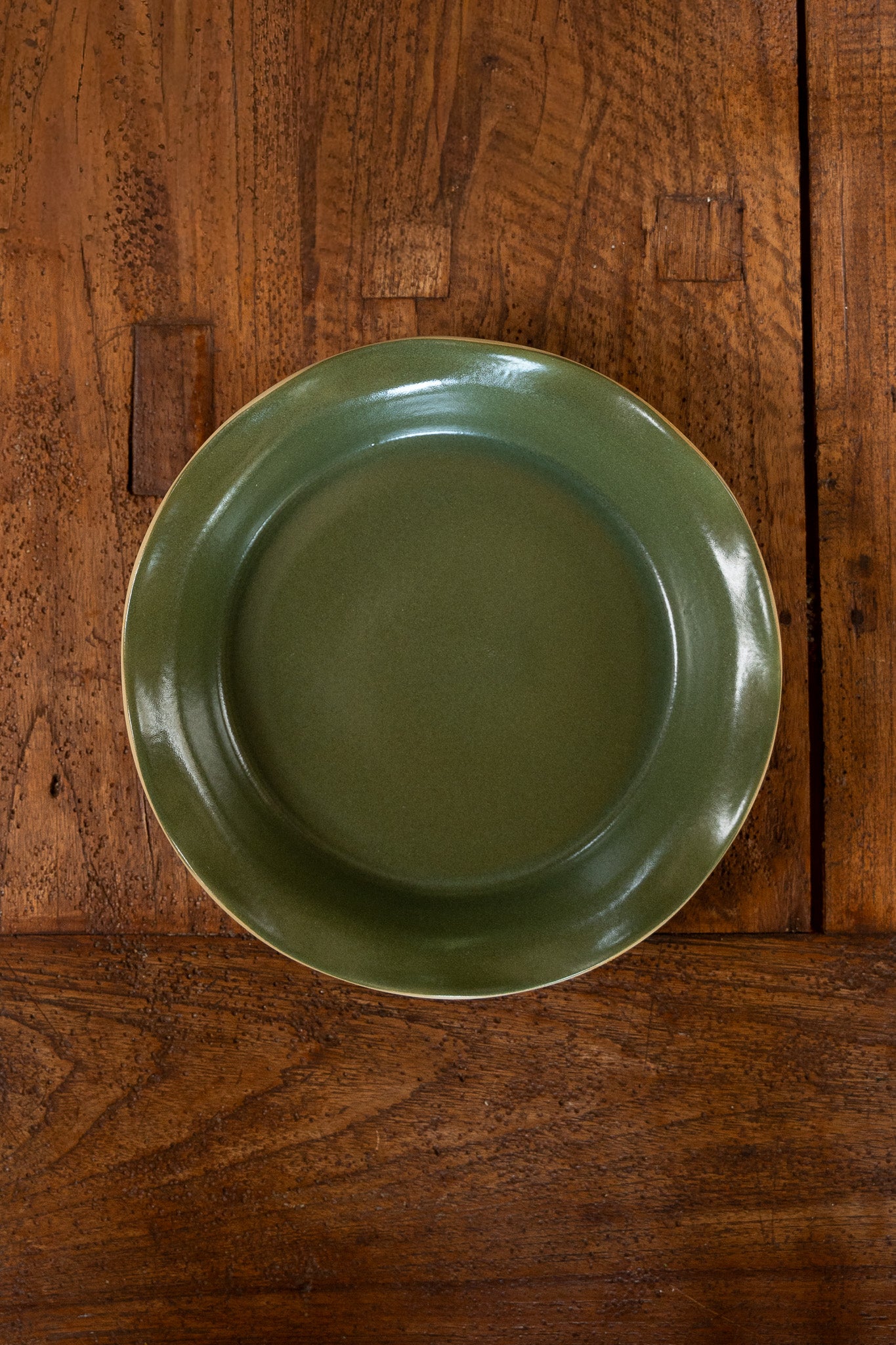 The Brookline Frilly Pie Plate in Moss