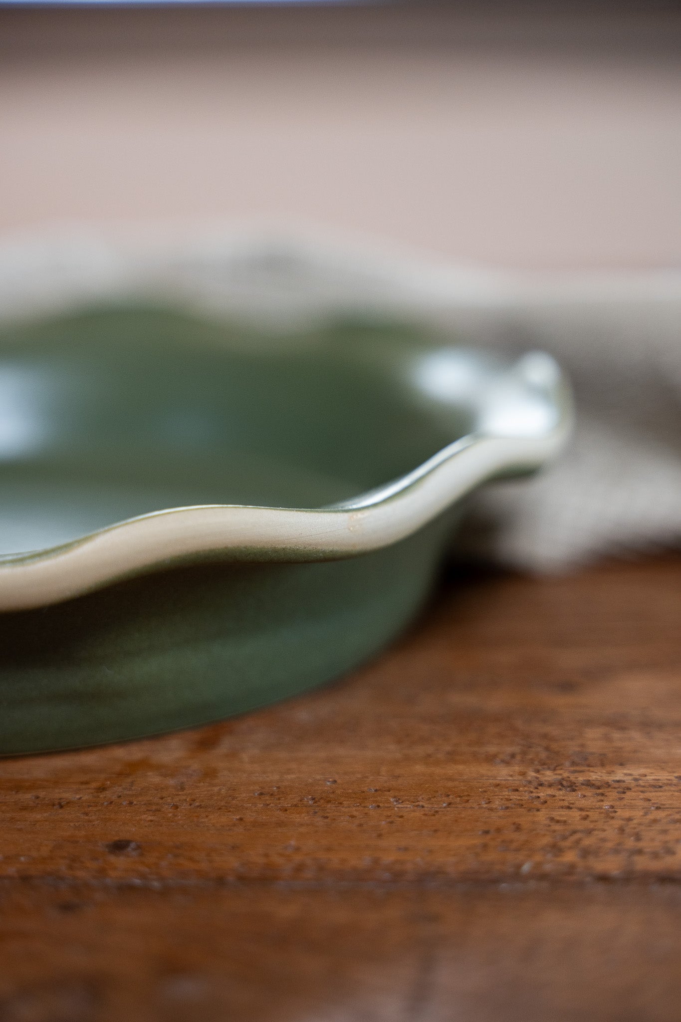 The Brookline Frilly Pie Plate in Moss