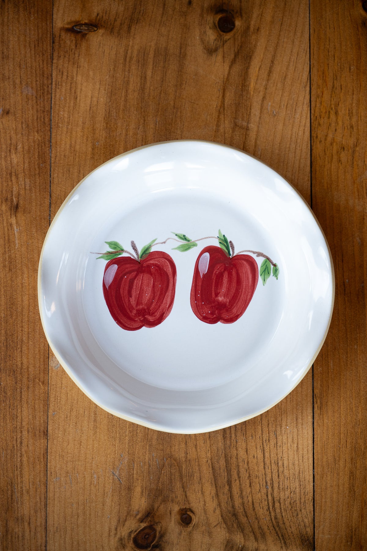 The Brookline Frilly Pie Plate in Painted Apples