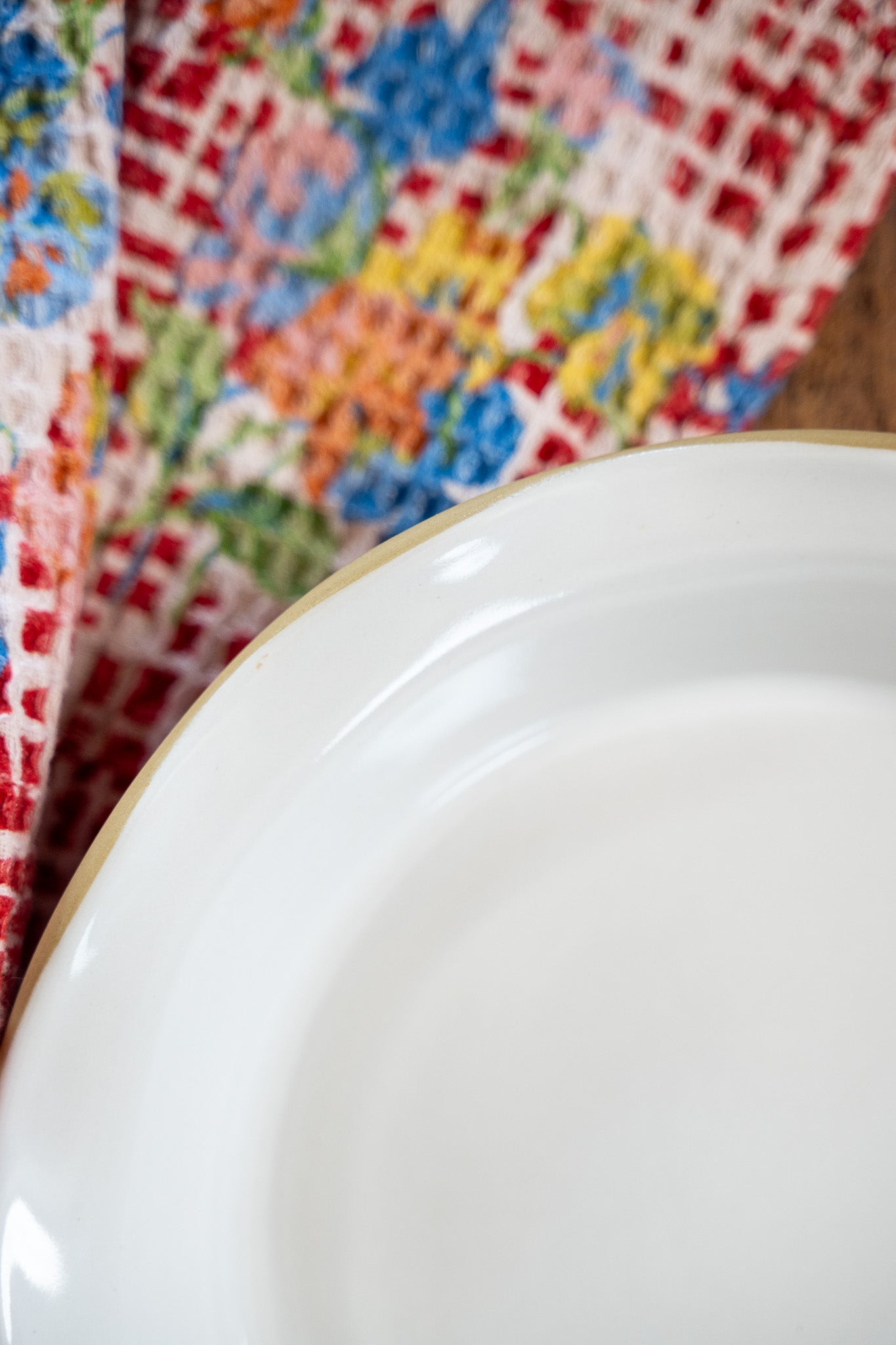 The Brookline Frilly Pie Plate in Ivory