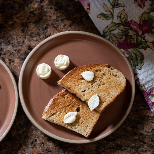 The Brookline Dinner Plate in Sienna