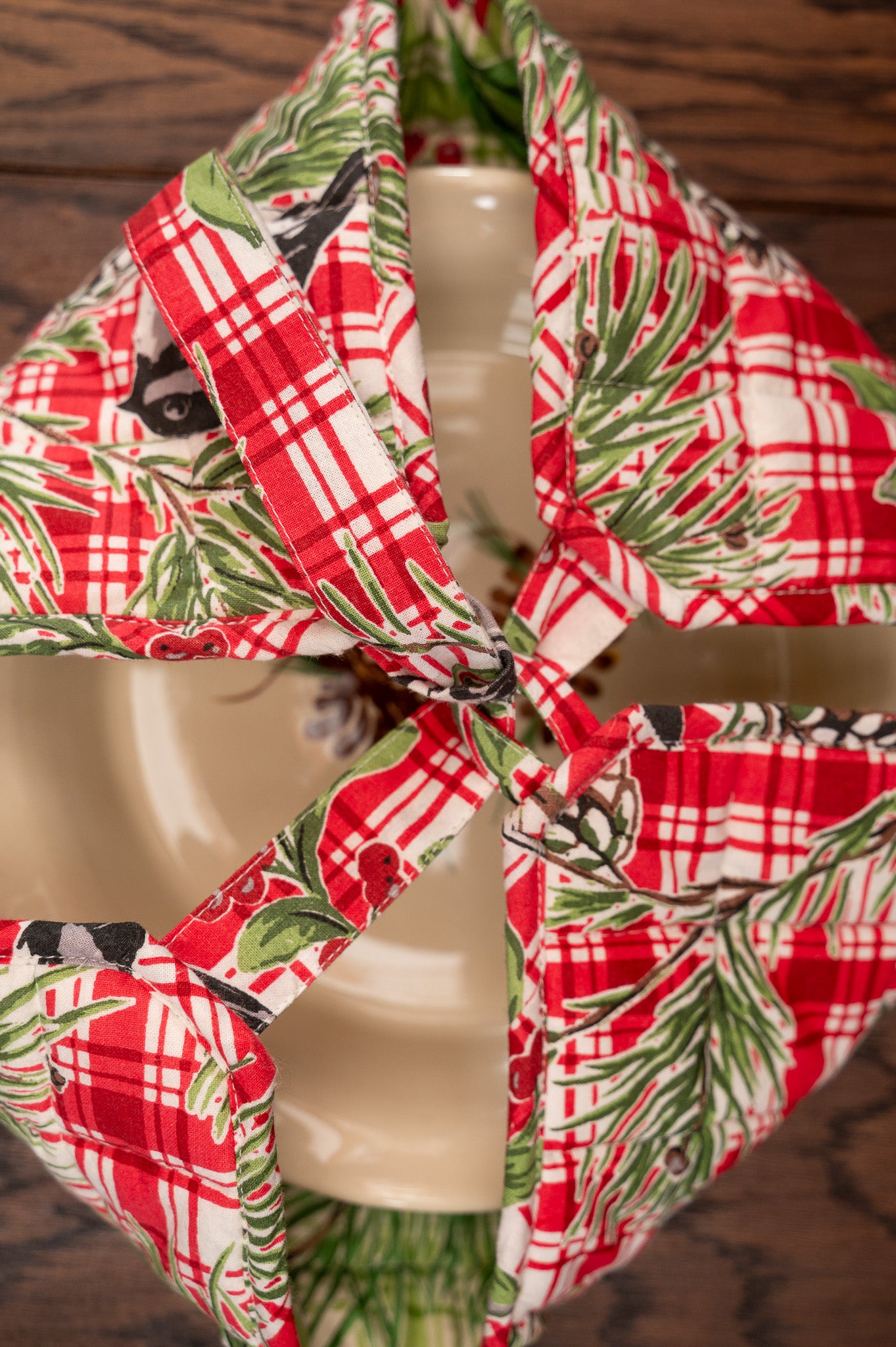 Chickadee Pie Carrier