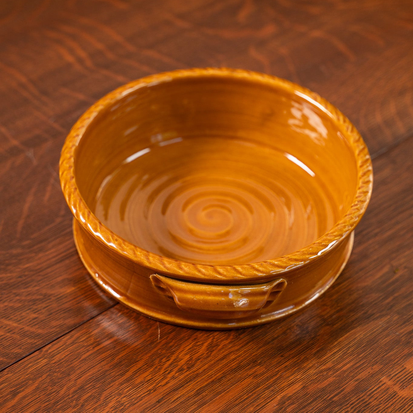 Cinnamon Glaze Quiche Dish