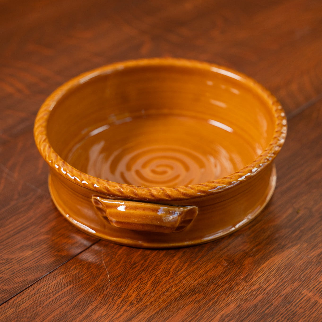 Cinnamon Glaze Quiche Dish