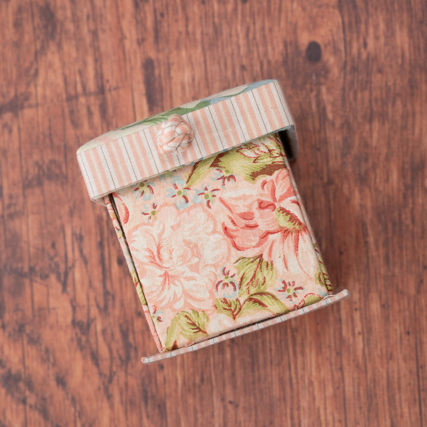 Occasion Magic Sewing Box