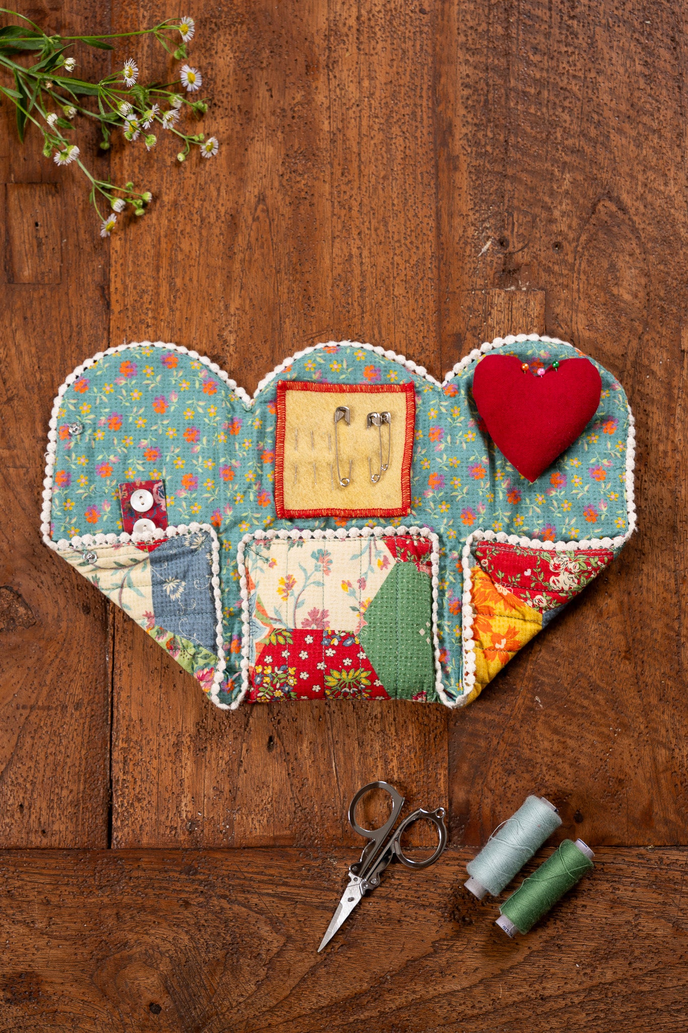 County Fair Trifold Sewing Kit