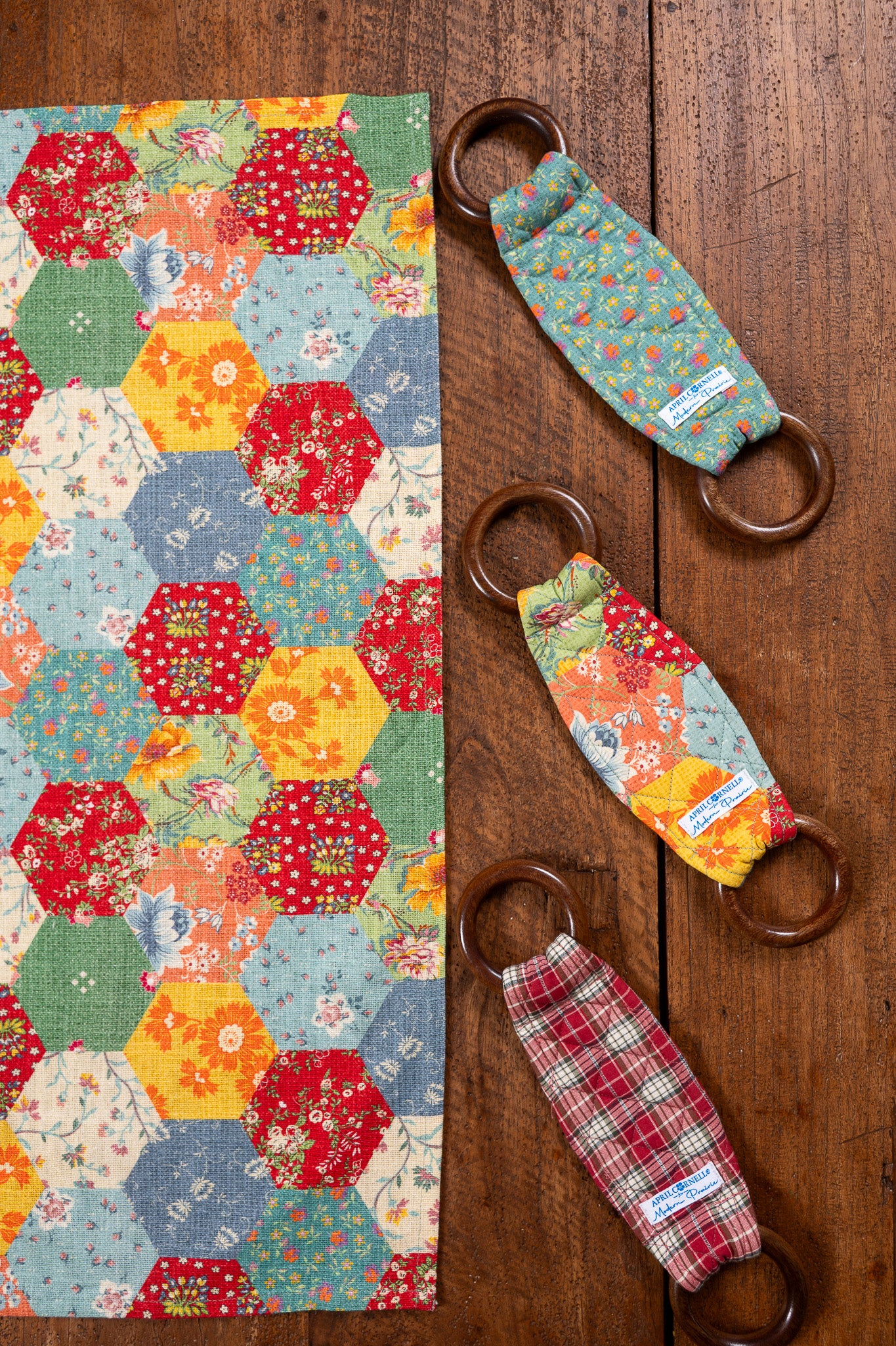 County Fair Tea Towel + Set of 3 Wooden Loop Hangers
