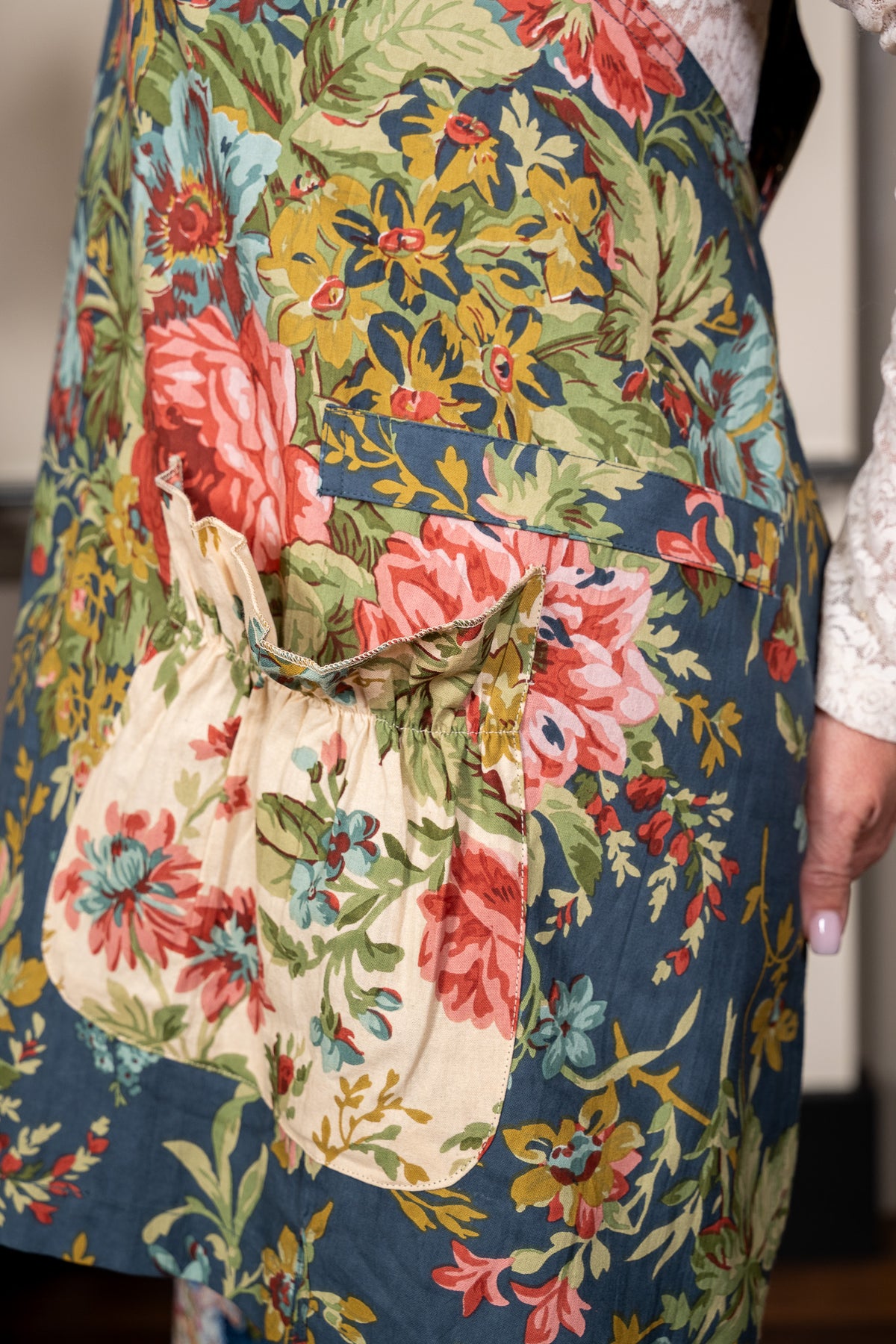 Eternal Rose Essential Apron